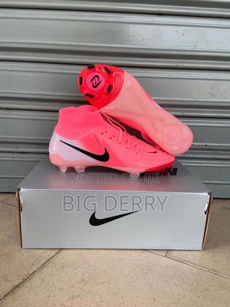 Nike Phantom Boots