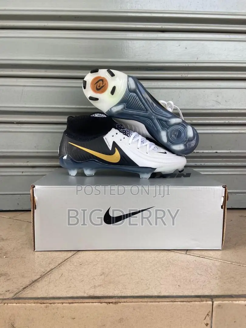 Nike Phantom Boots