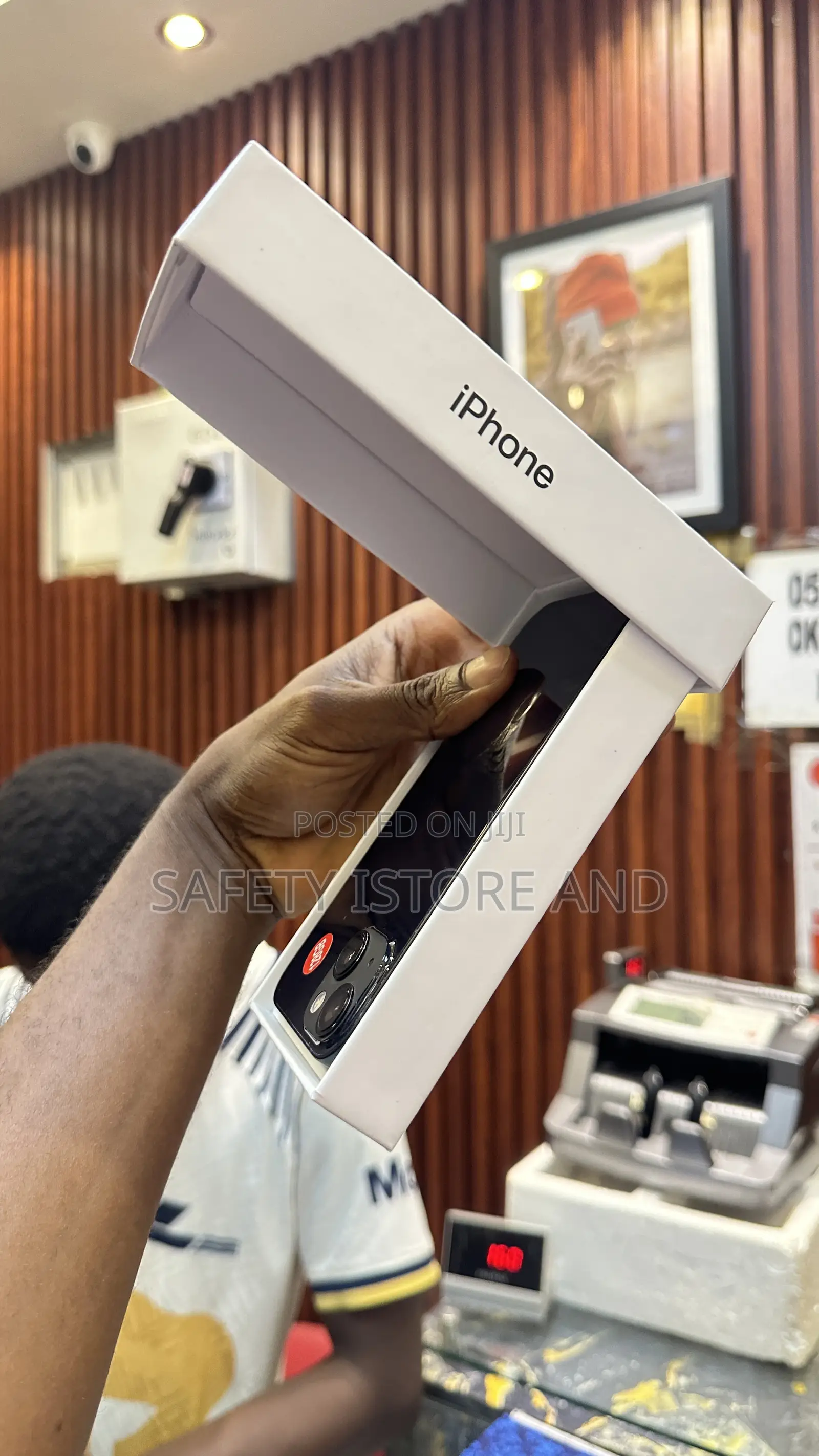 New Apple iPhone 13 128 GB Black