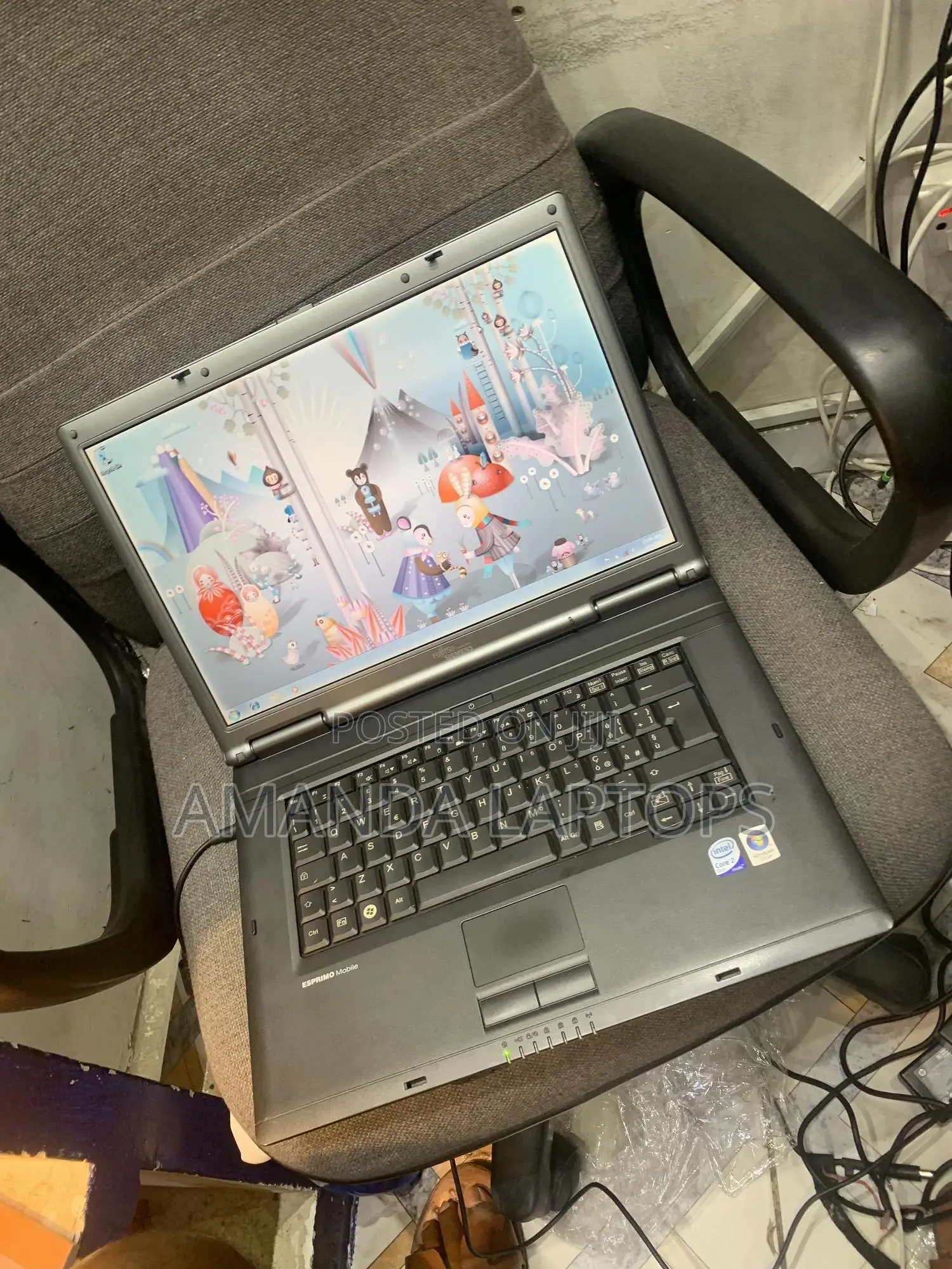 New Laptop Fujitsu Amilo Pi3525 3GB Intel HDD 160GB