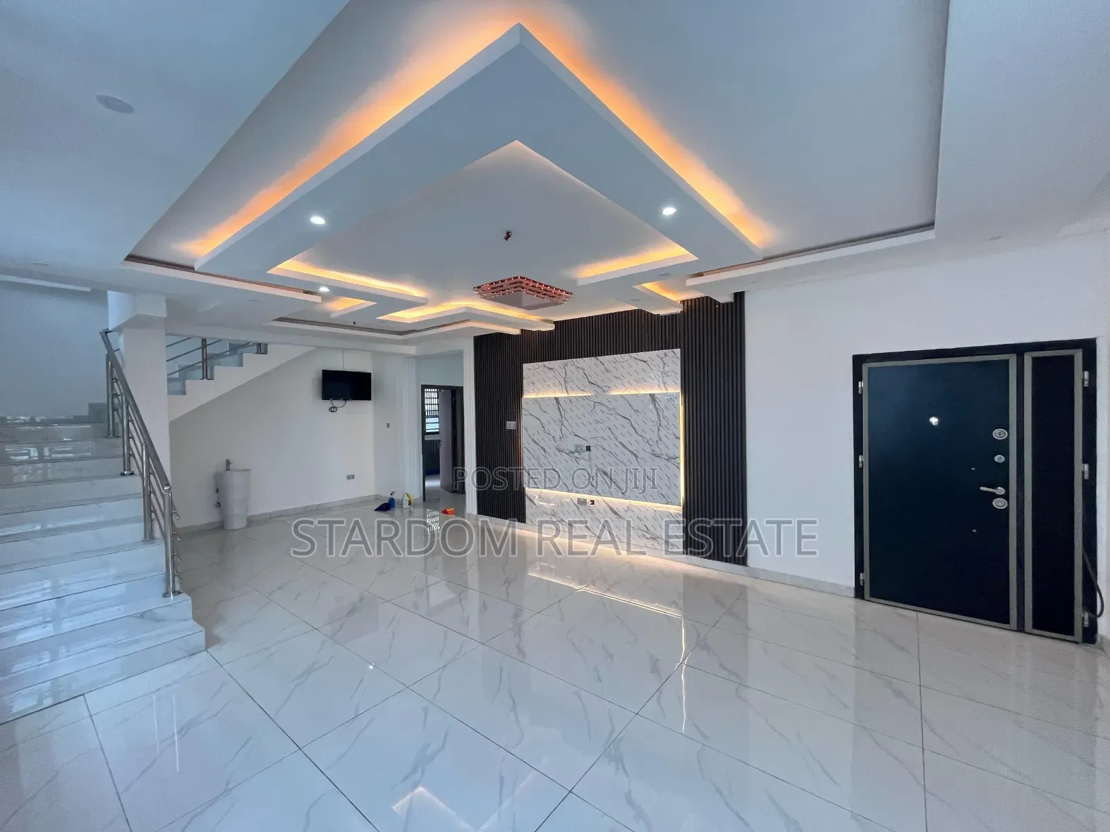 4bdrm Duplex in Ars, East Legon for sale
