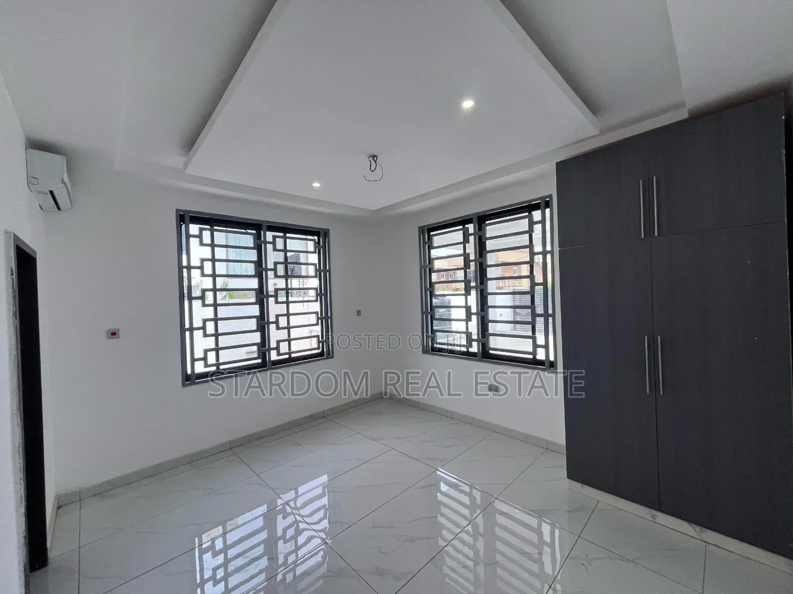 4bdrm Duplex in Ars, East Legon for sale