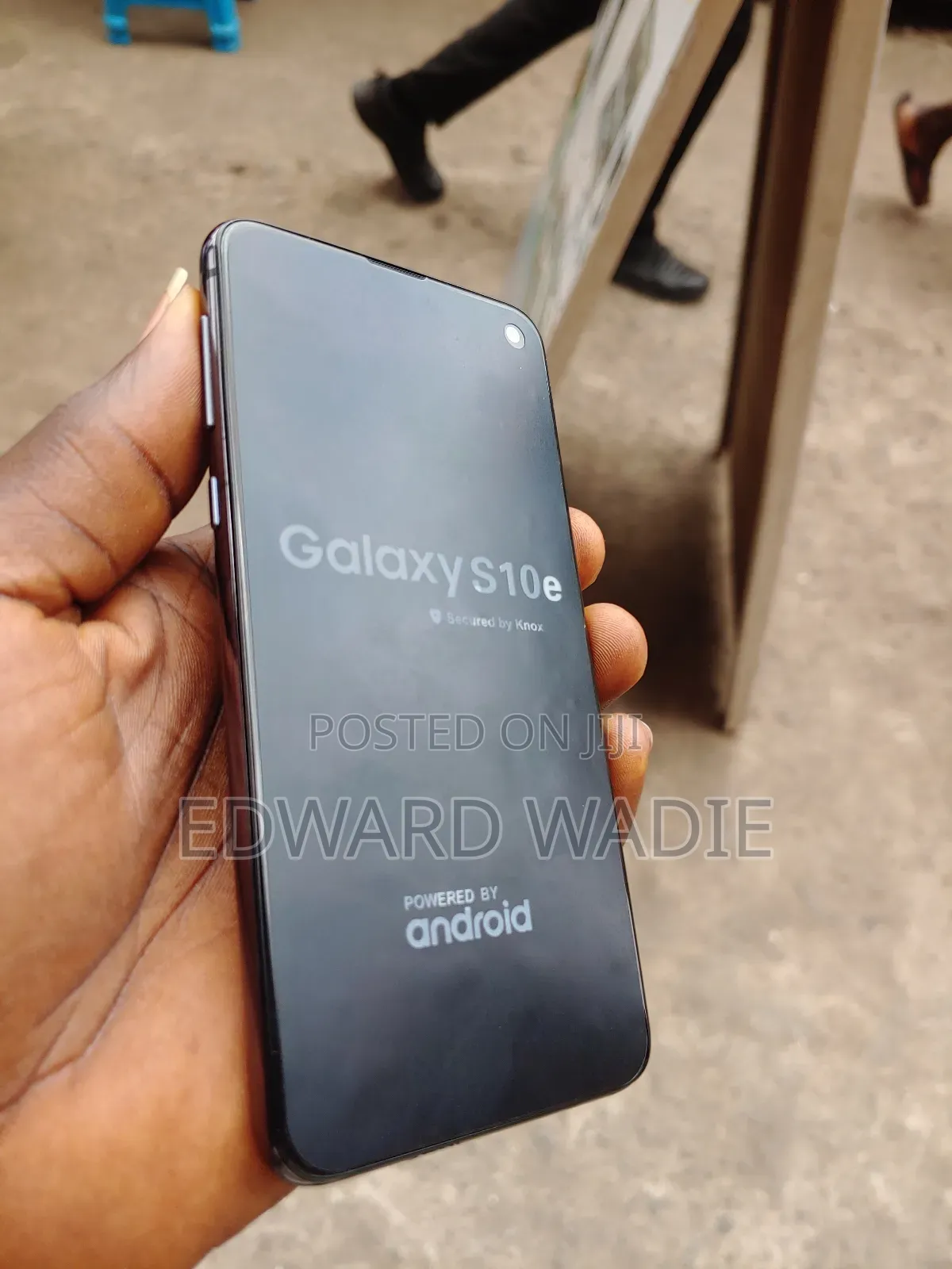 New Samsung Galaxy S10e 128 GB Black