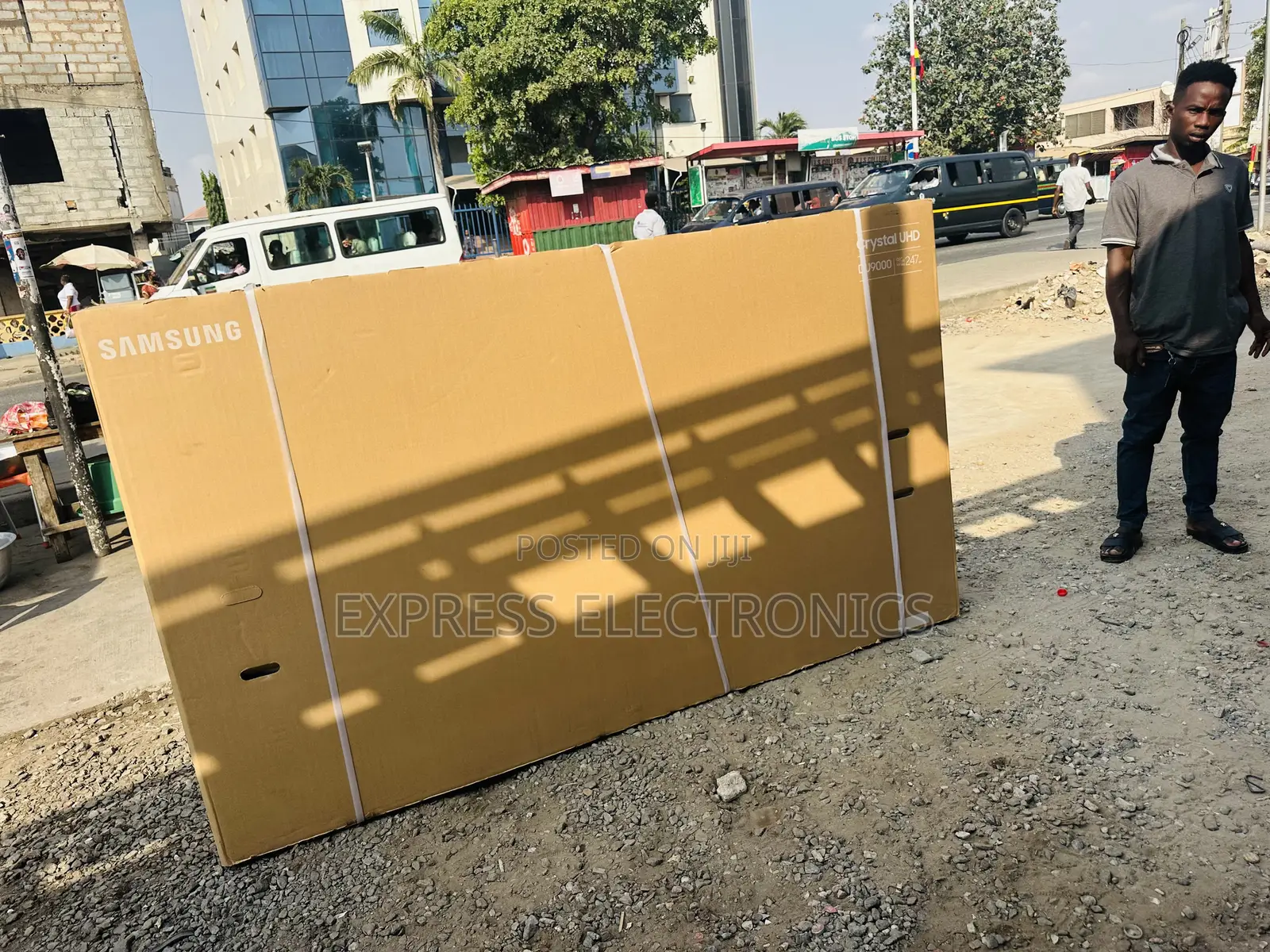 Ultra Slim 85”Cu8000 Uhd Smart Samsung Television