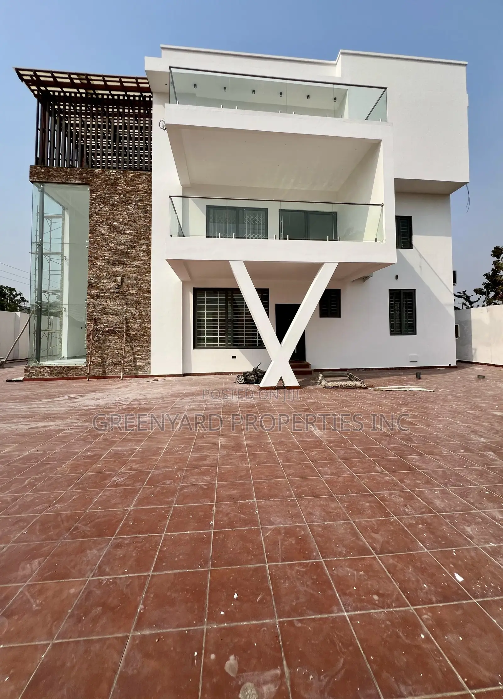 9bdrm Mansion in Trasacco, Adjiriganor for sale