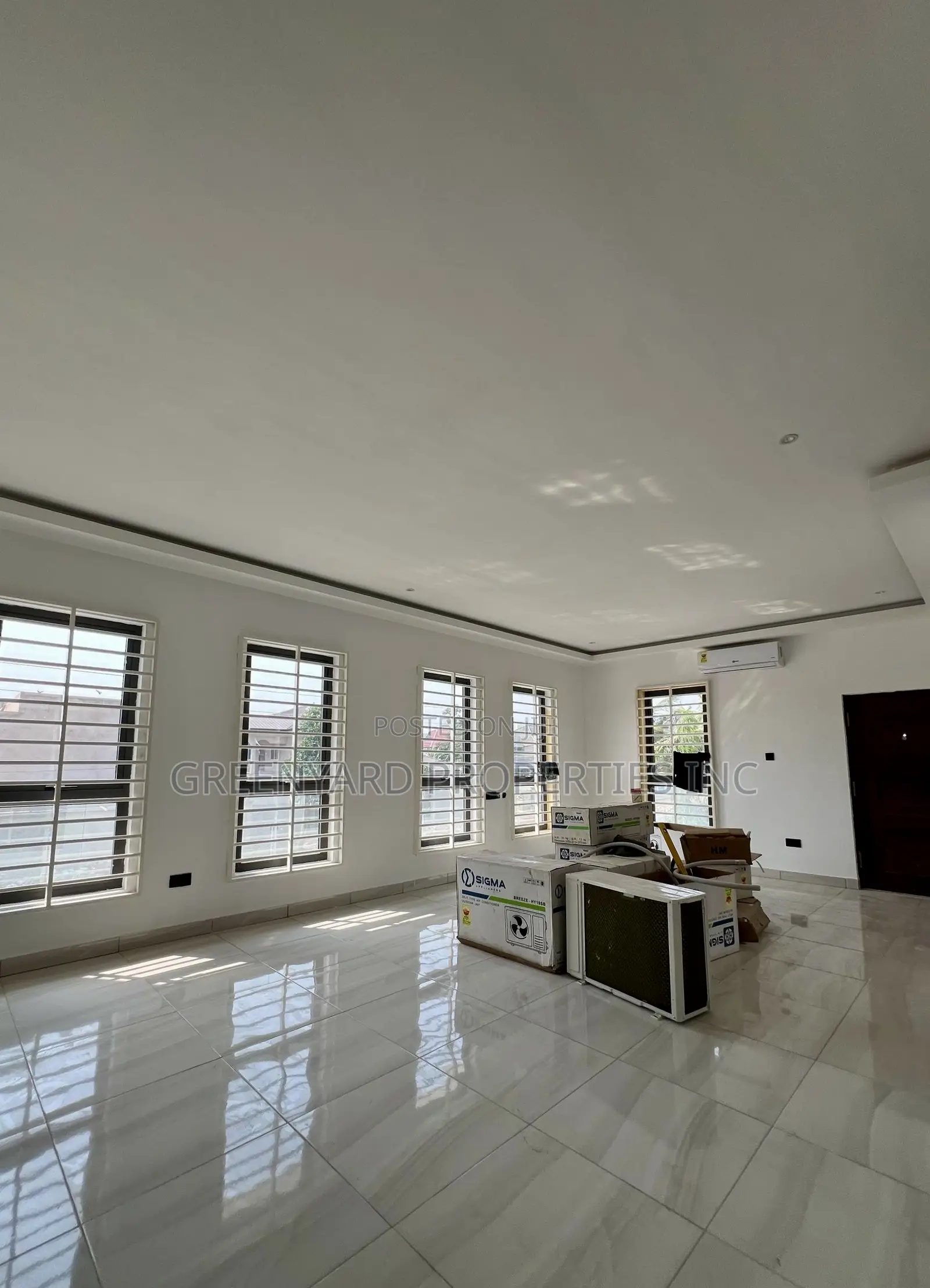 9bdrm Mansion in Trasacco, Adjiriganor for sale