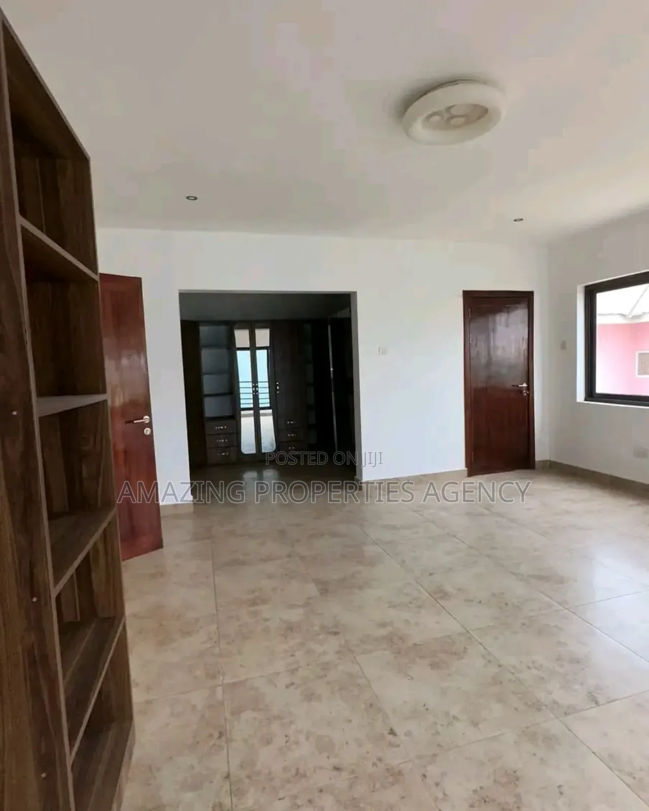 5bdrm House in Airport Residential Area for rent