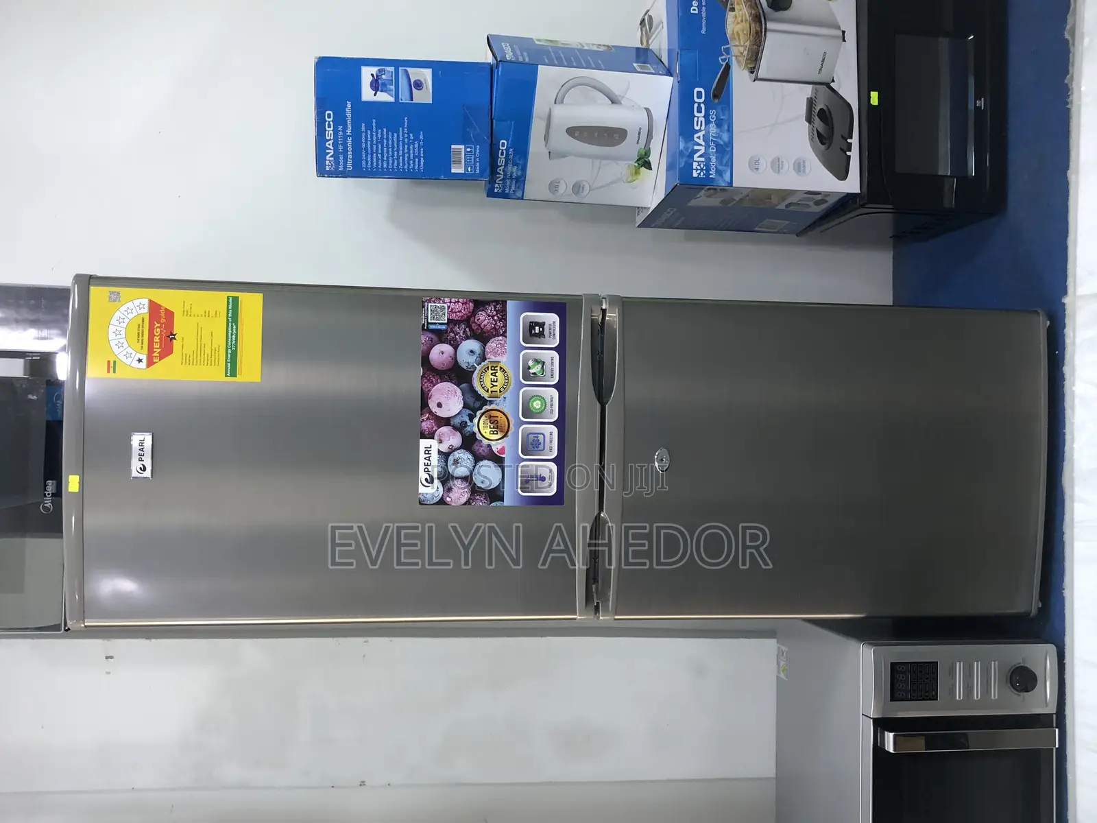Cute Pearl Bottom Freezer Available With Two Doors