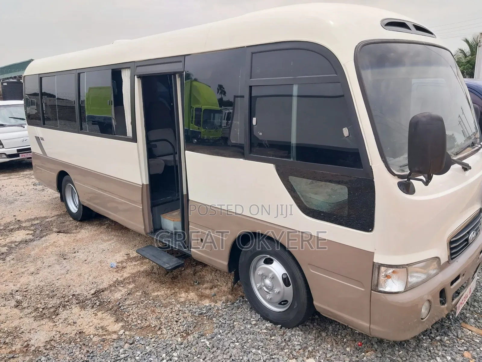 Hyundai County 2012 Beige