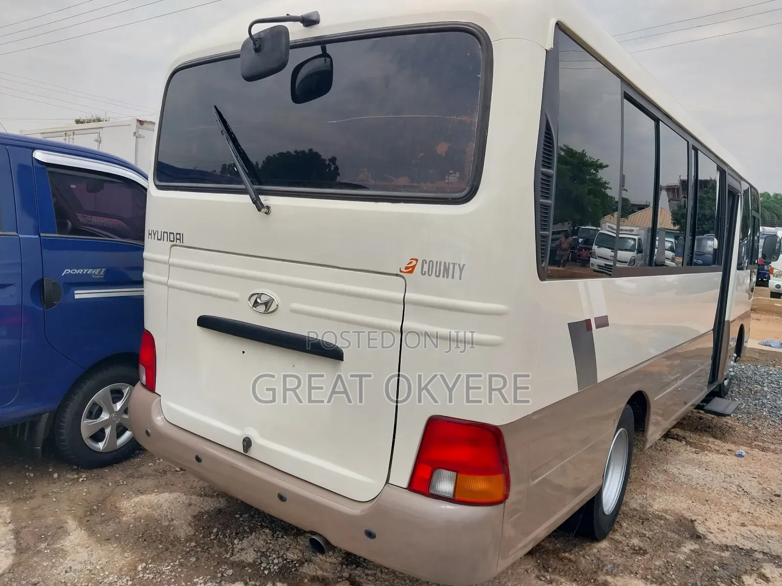 Hyundai County 2012 Beige