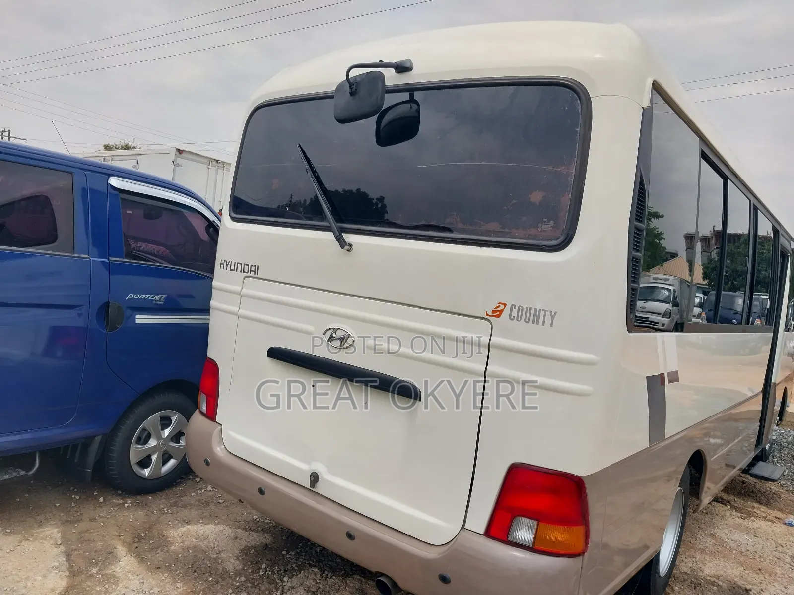 Hyundai County 2012 Beige