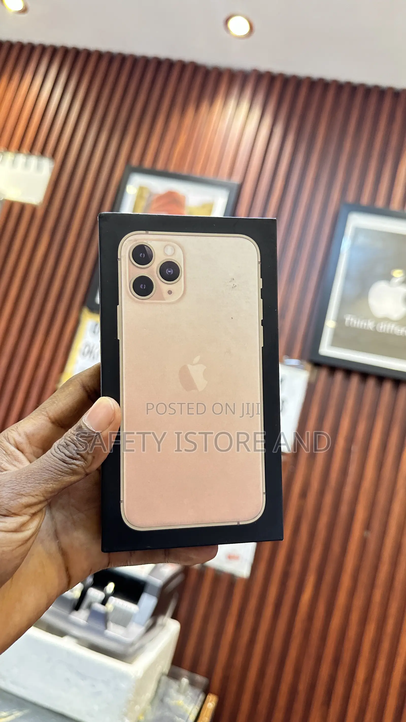 New Apple iPhone 11 Pro 256 GB Gold