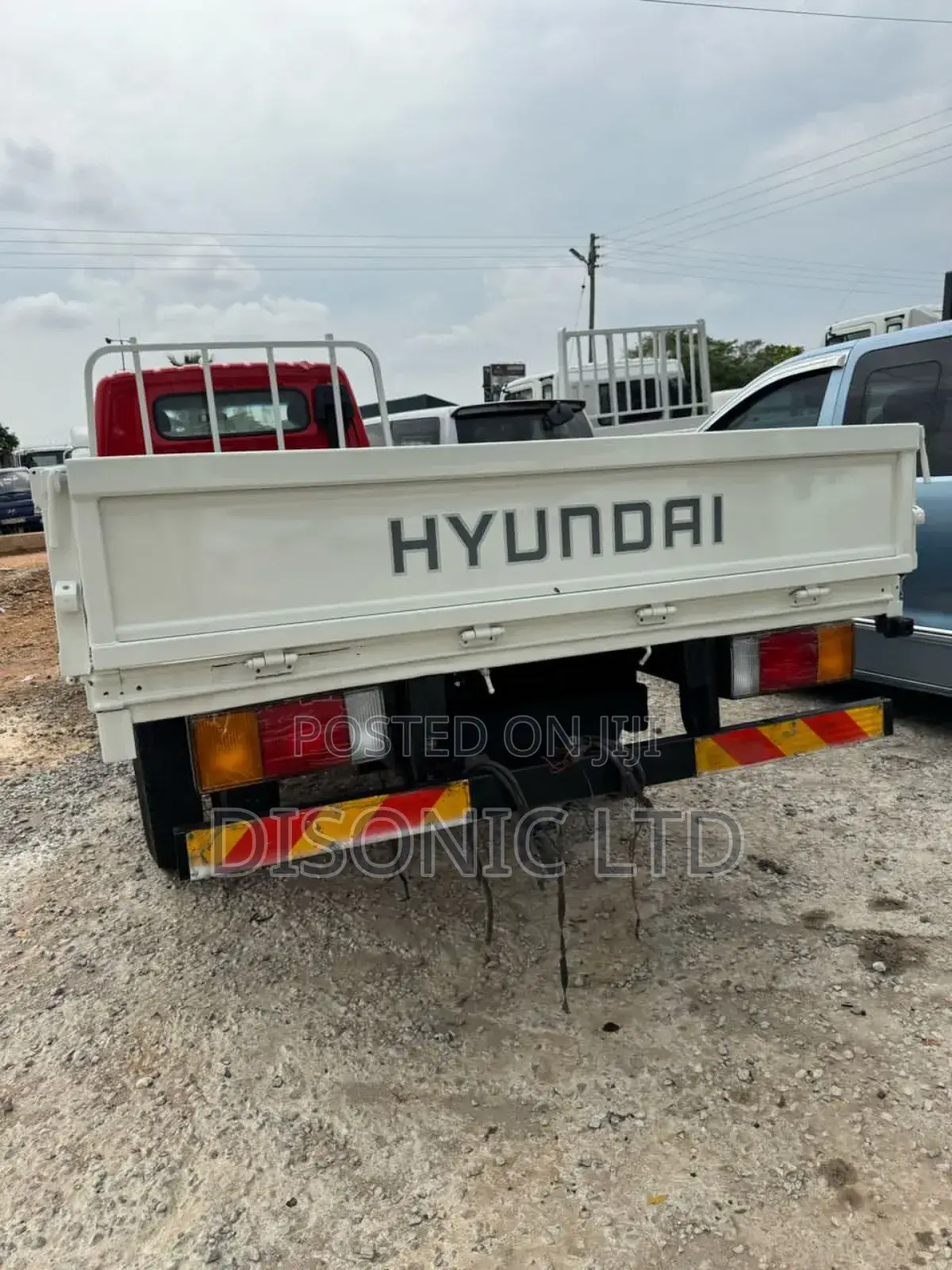 Hyundai Mighty2 Holes 6