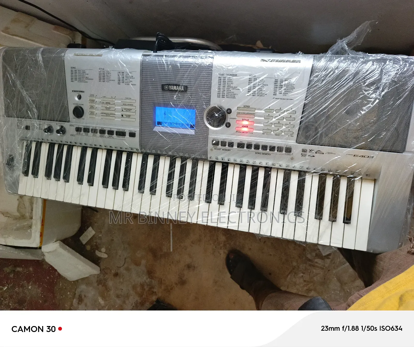 Yamaha E403