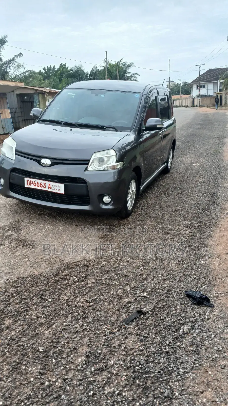 Toyota Sienta 1.5 AWD 2013 Gray