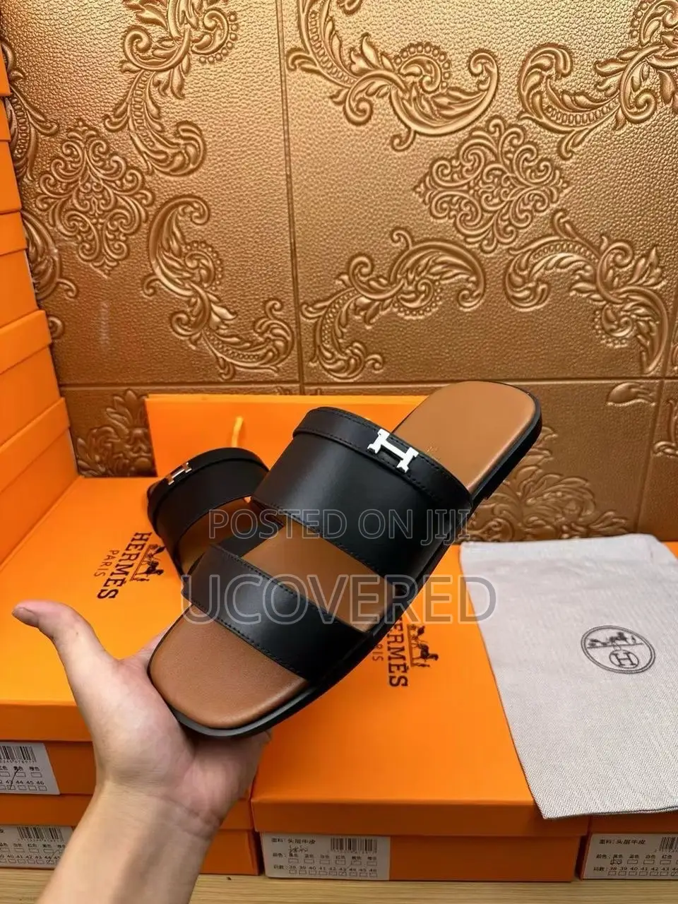 Hermes Men’S Leather Easy Wear Slippers