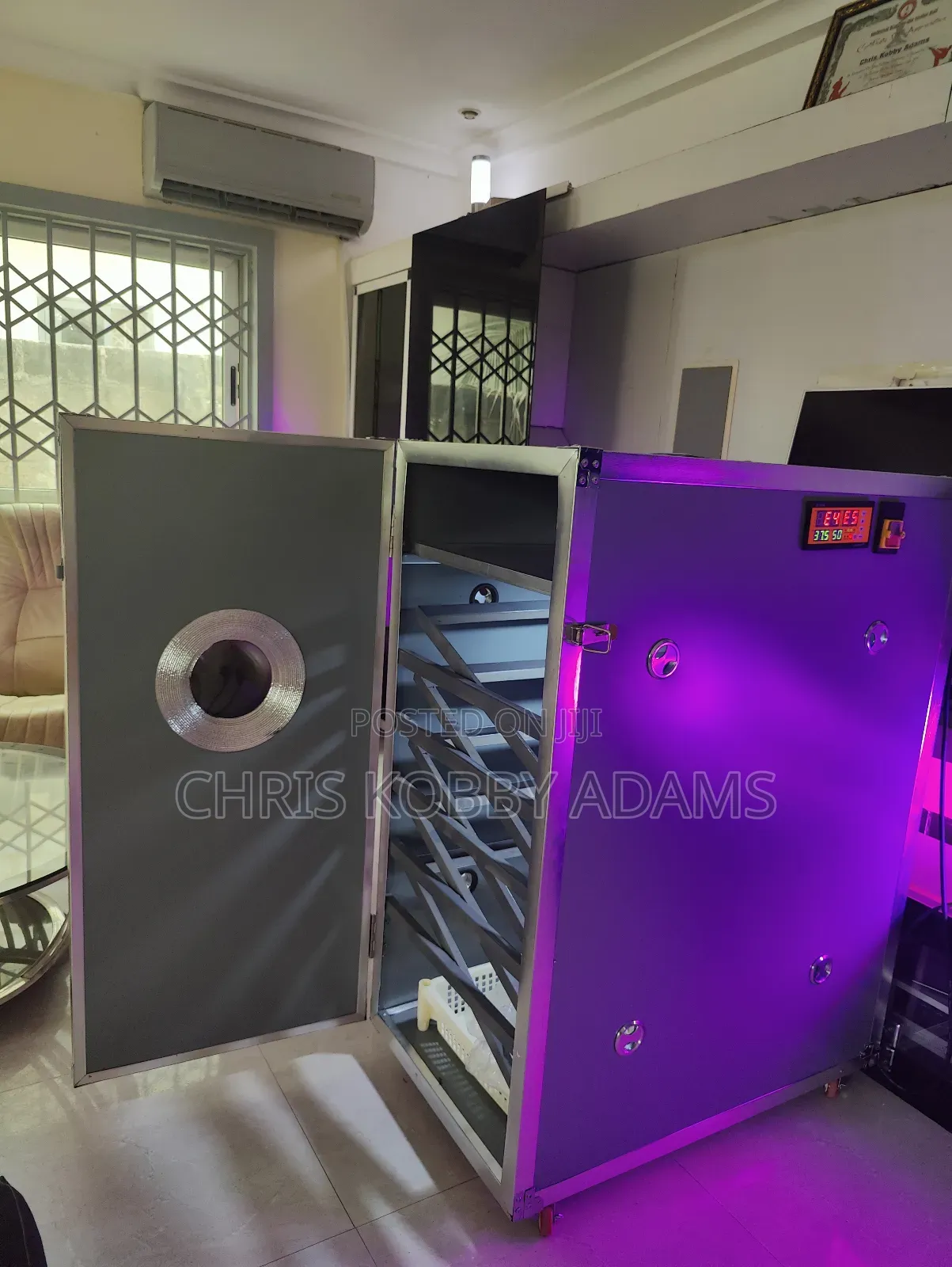 880 Guinea Fowl and Turkey Incubator