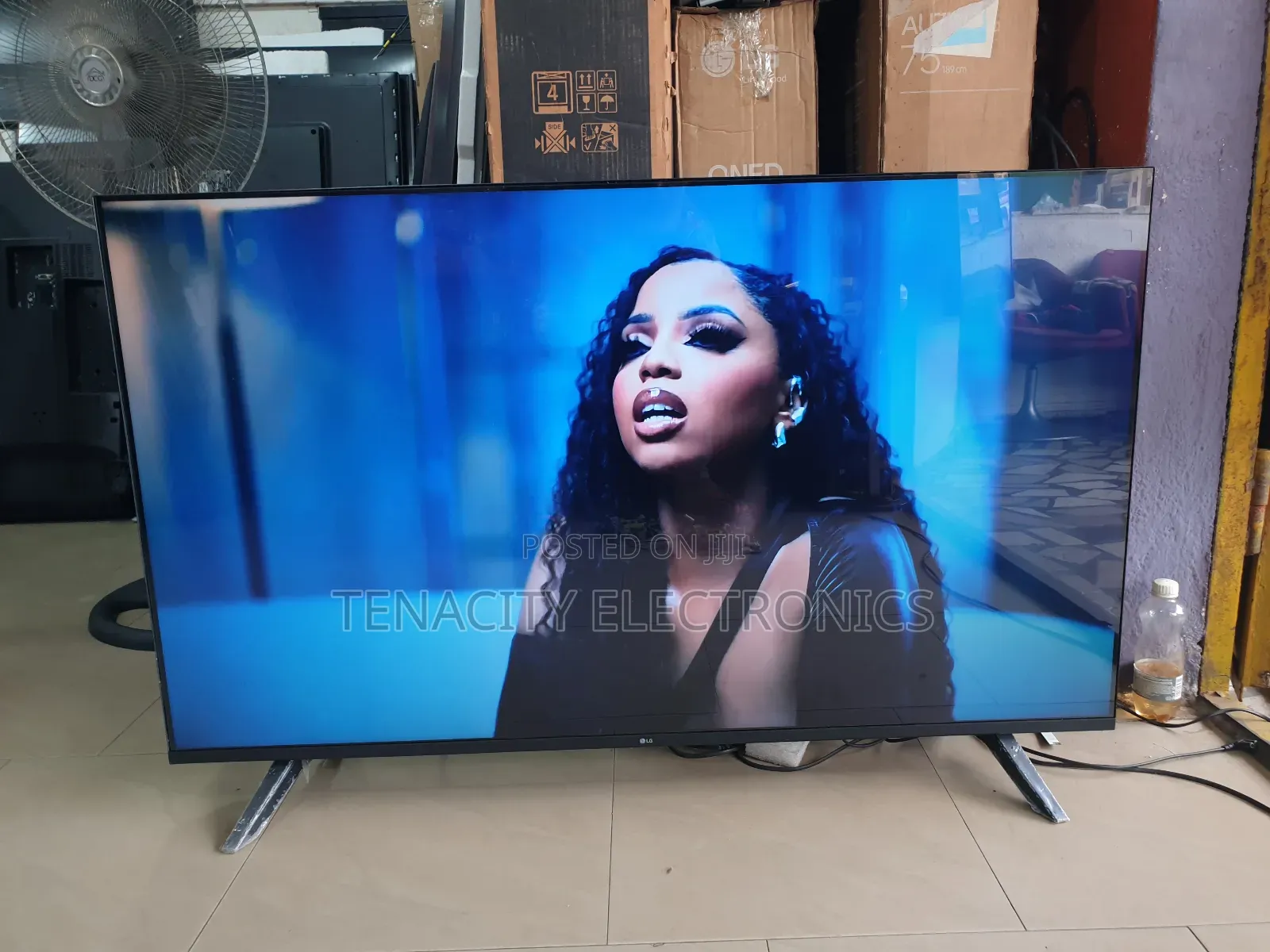 Lg 55”Uhd HDR Edgeless Smart Satellite Tv
