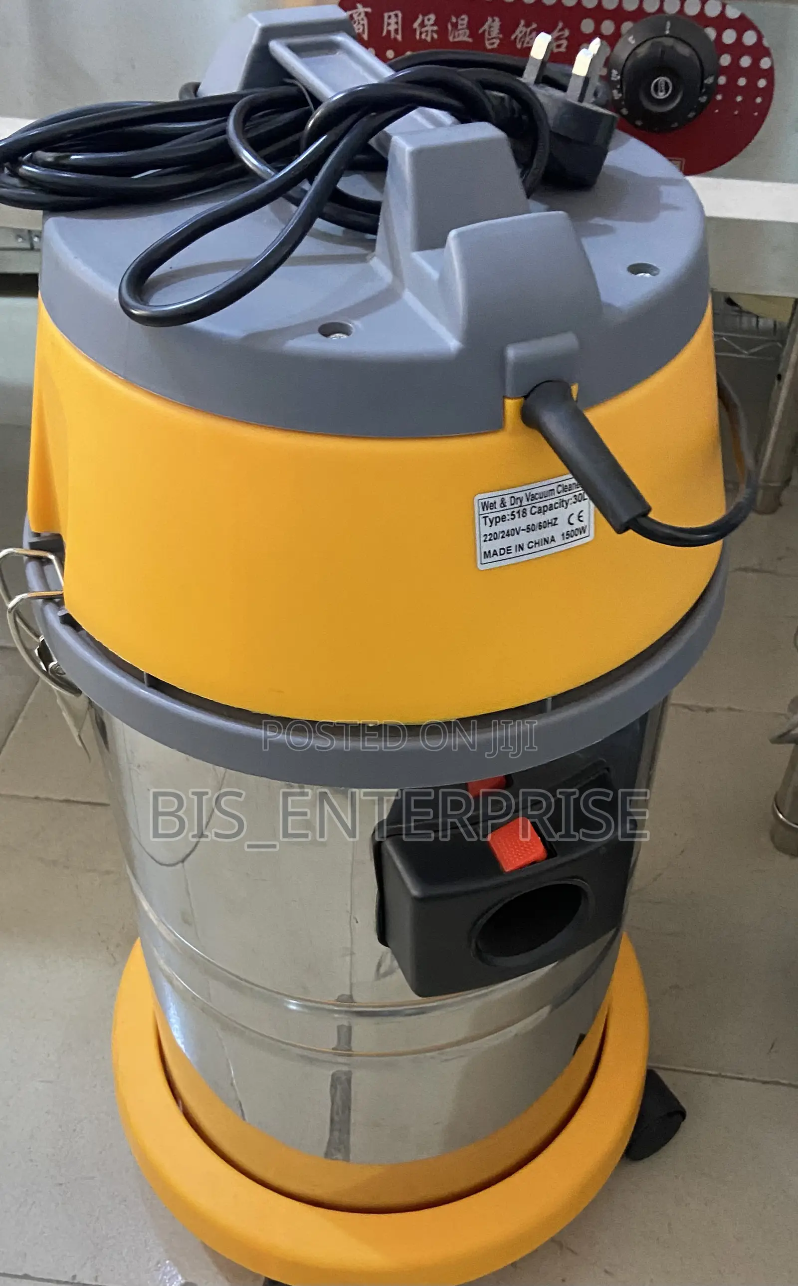 Wet and Dry Vacuum Cleaner