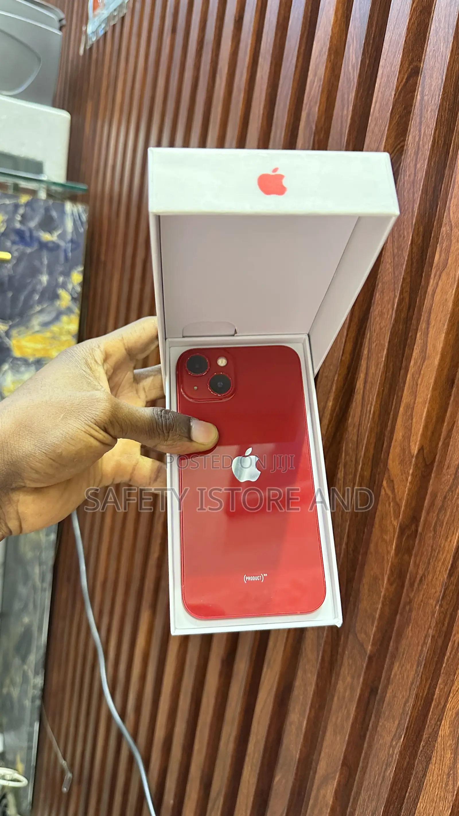 New Apple iPhone 13 128 GB Red