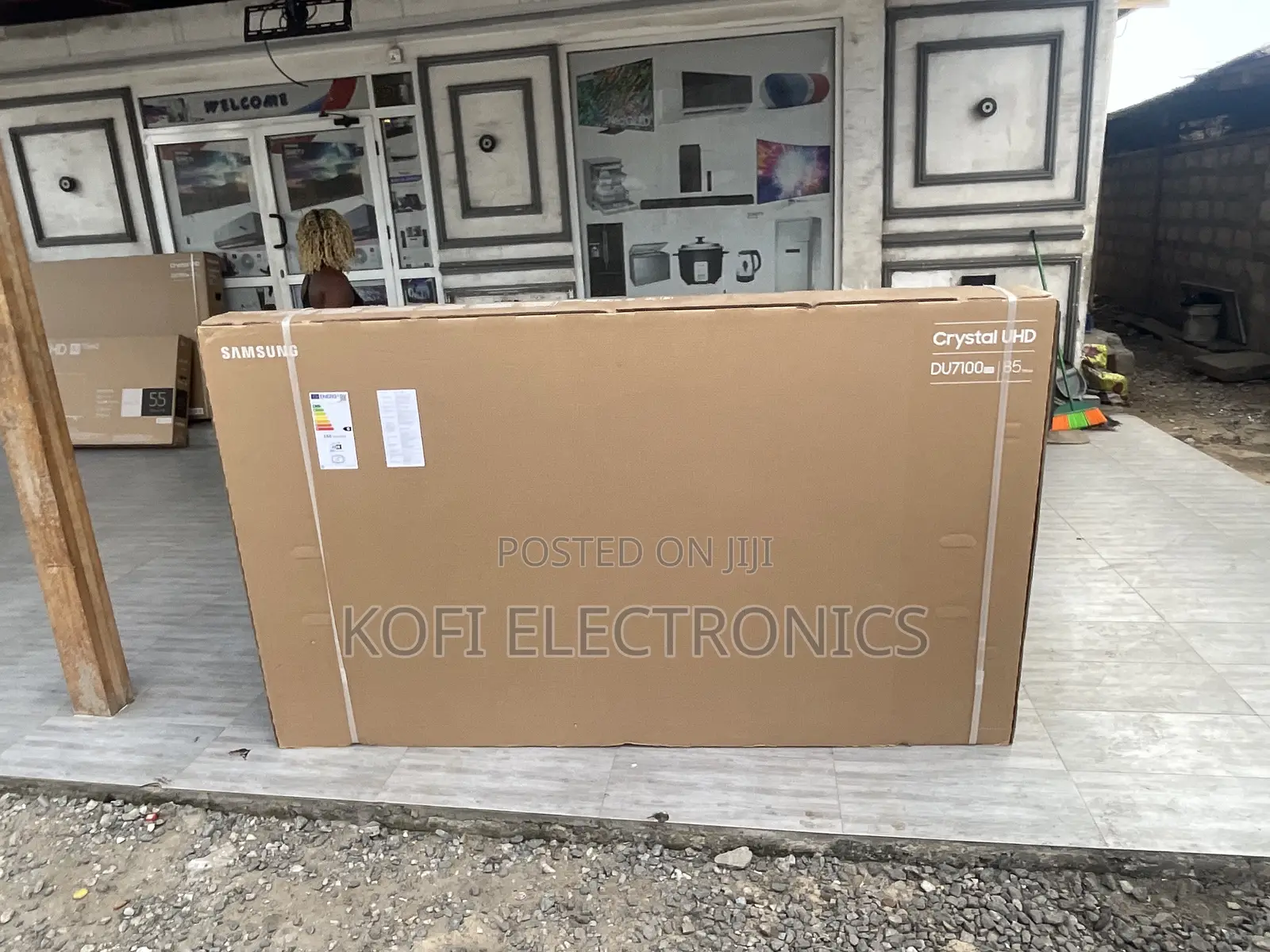An Auto Game Mode Samsung Du7100 85"Uhd HDR Smart Tv 2024