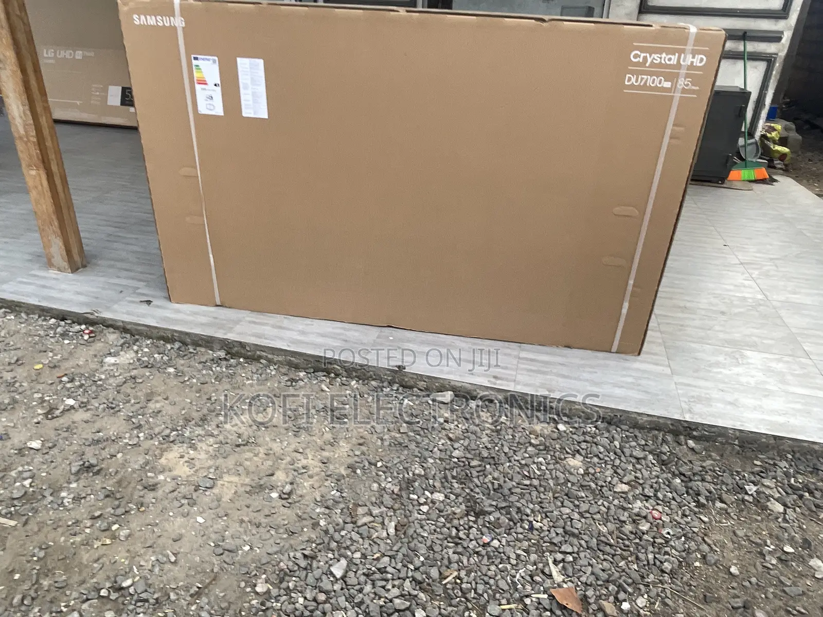 Built in Voice Assistant Samsung 85′′Crystal Uhd Smart Tv