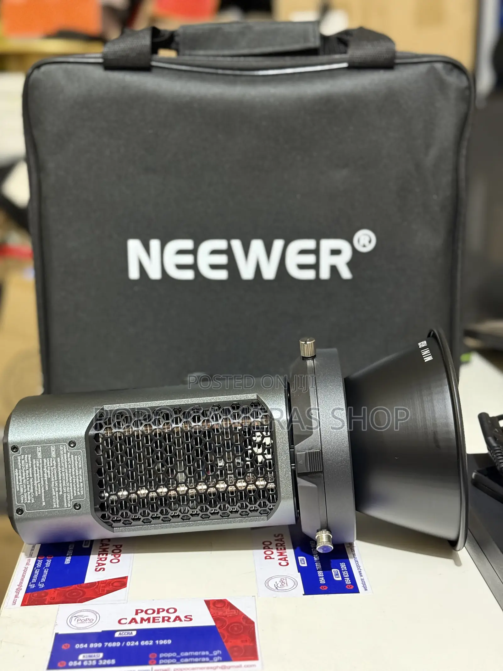 Neewer Ms150c RGBW Light