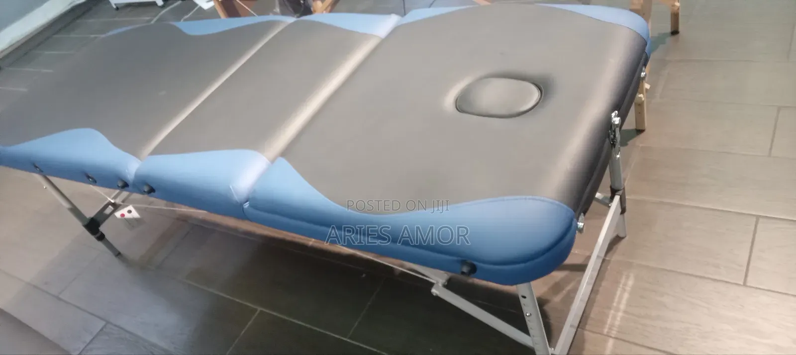 Massage Bed Metal Legs