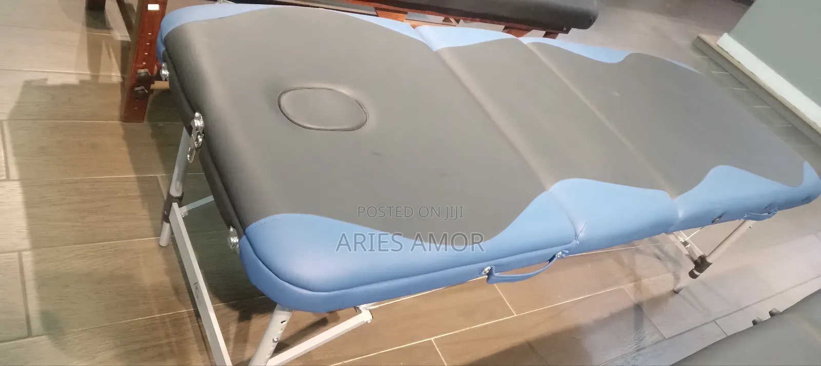 Massage Bed Metal Legs