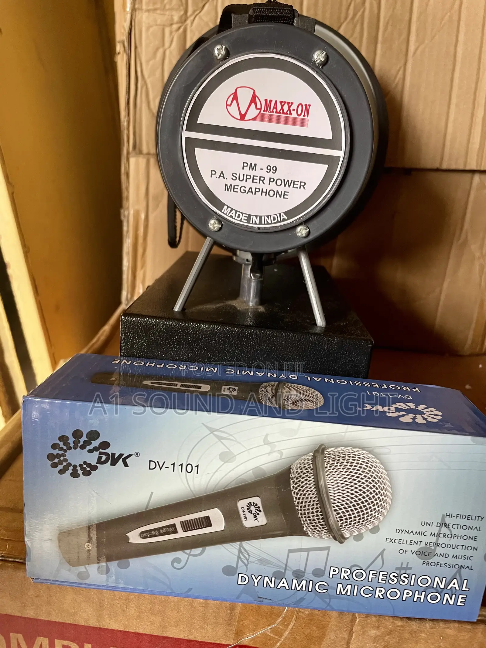 Maxx on Pm-99 Rechargeable Megaphone