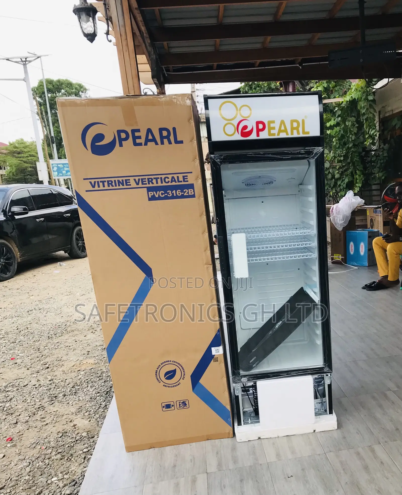 Fabulous 300l Singledoor Pearl PVC-316 Display Glass Fridge