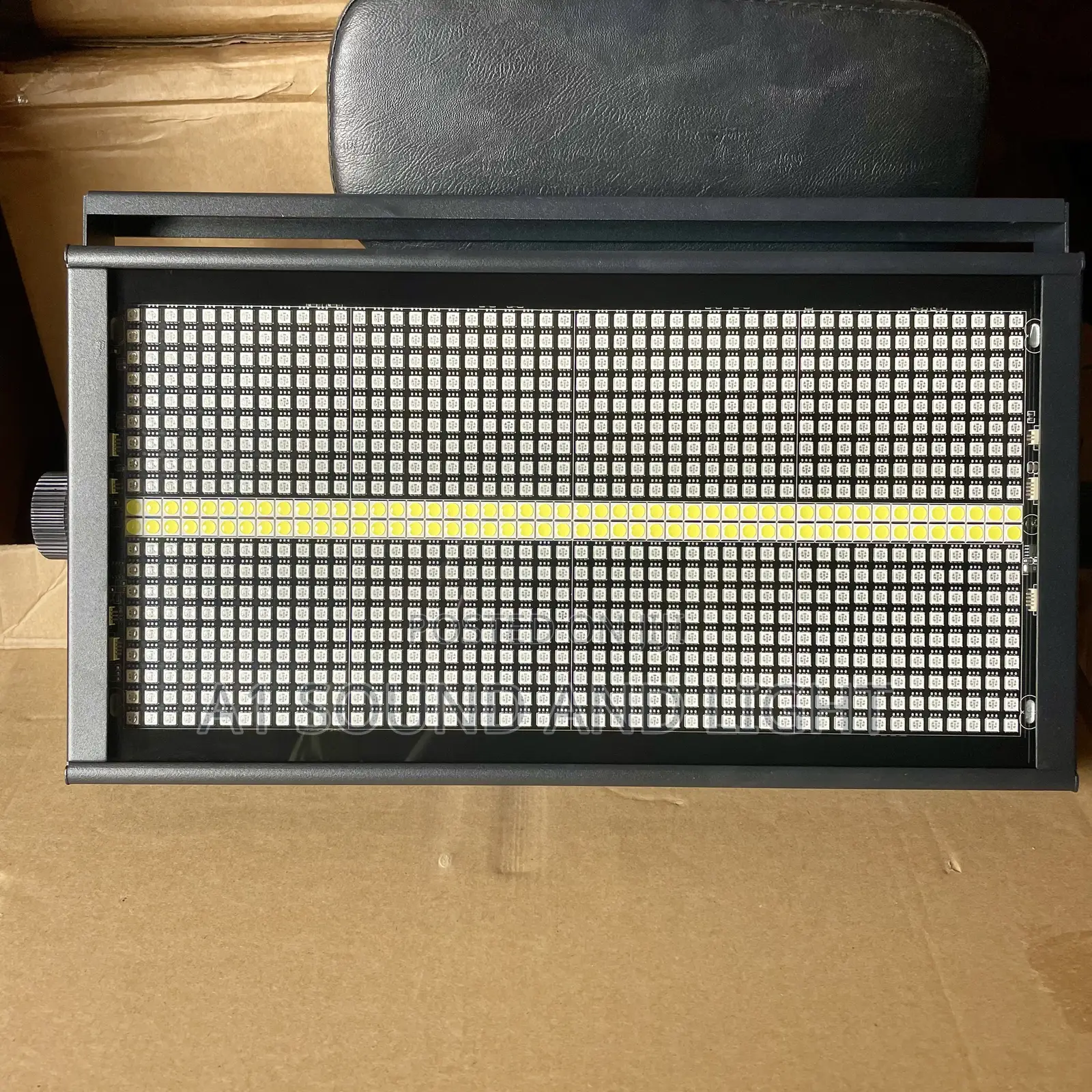 Strobe 1000 RGB + White