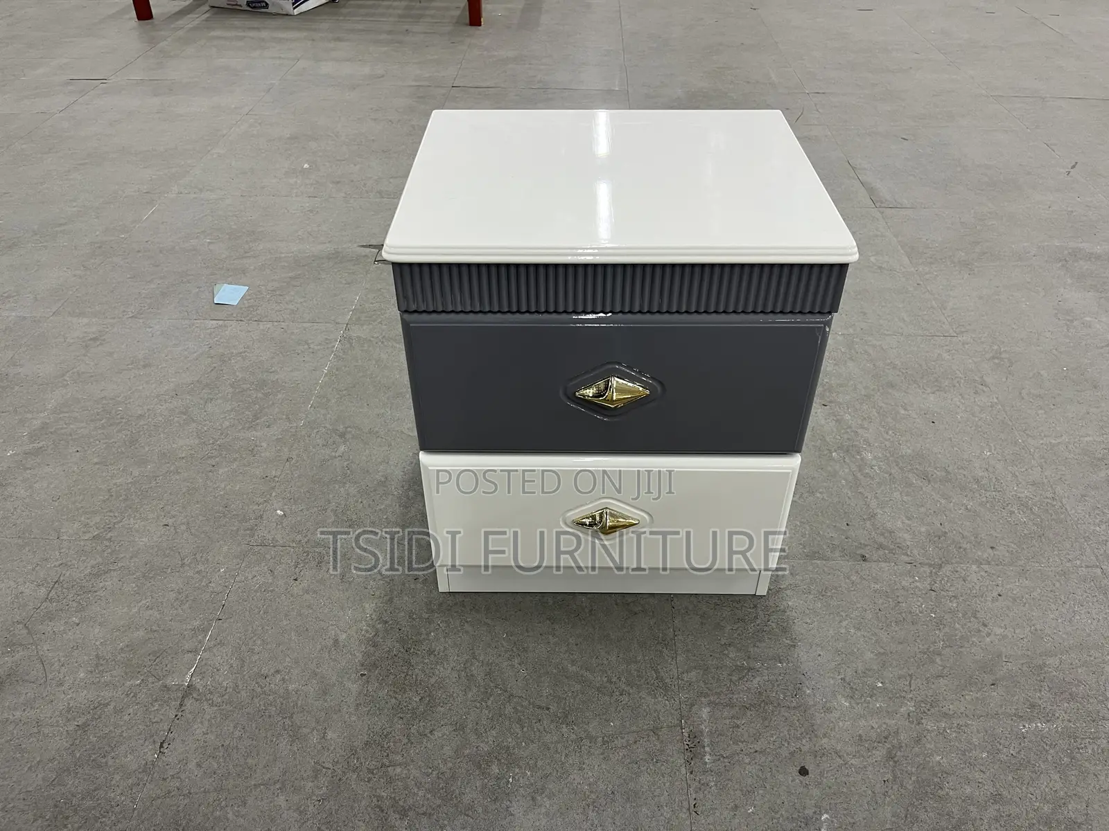 Quality Nightstand With Drawers