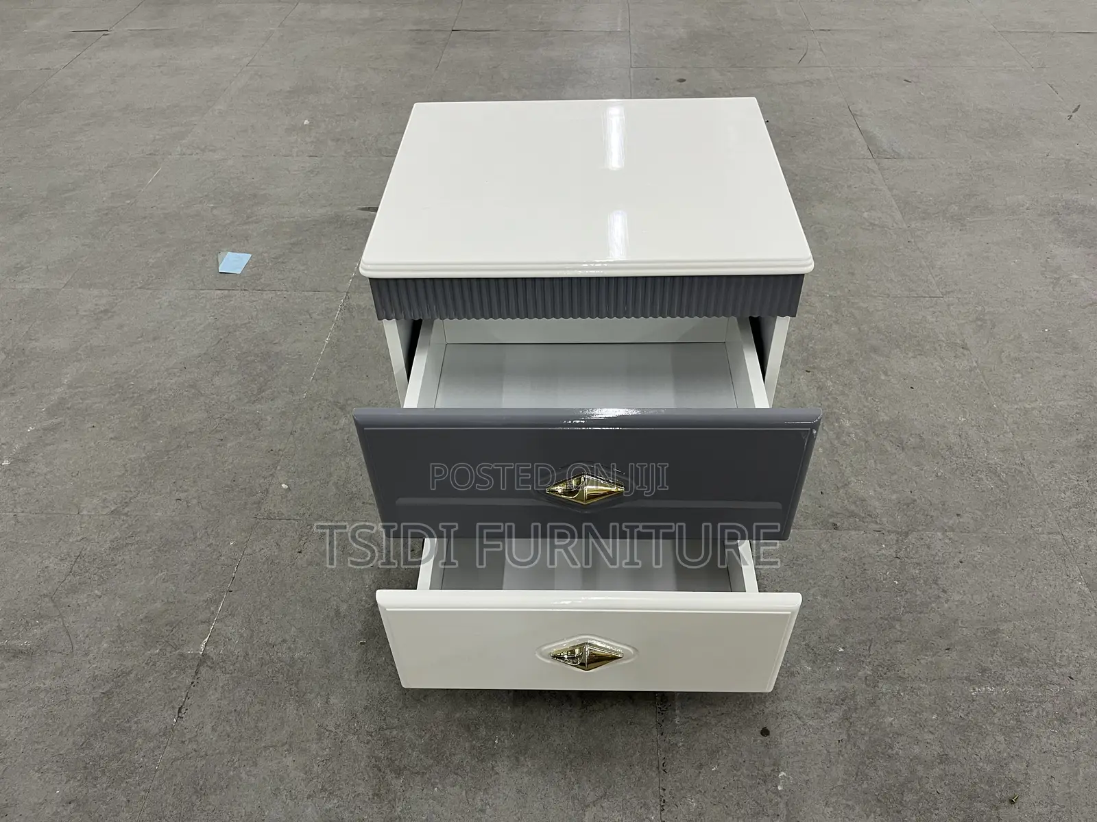 Quality Nightstand With Drawers