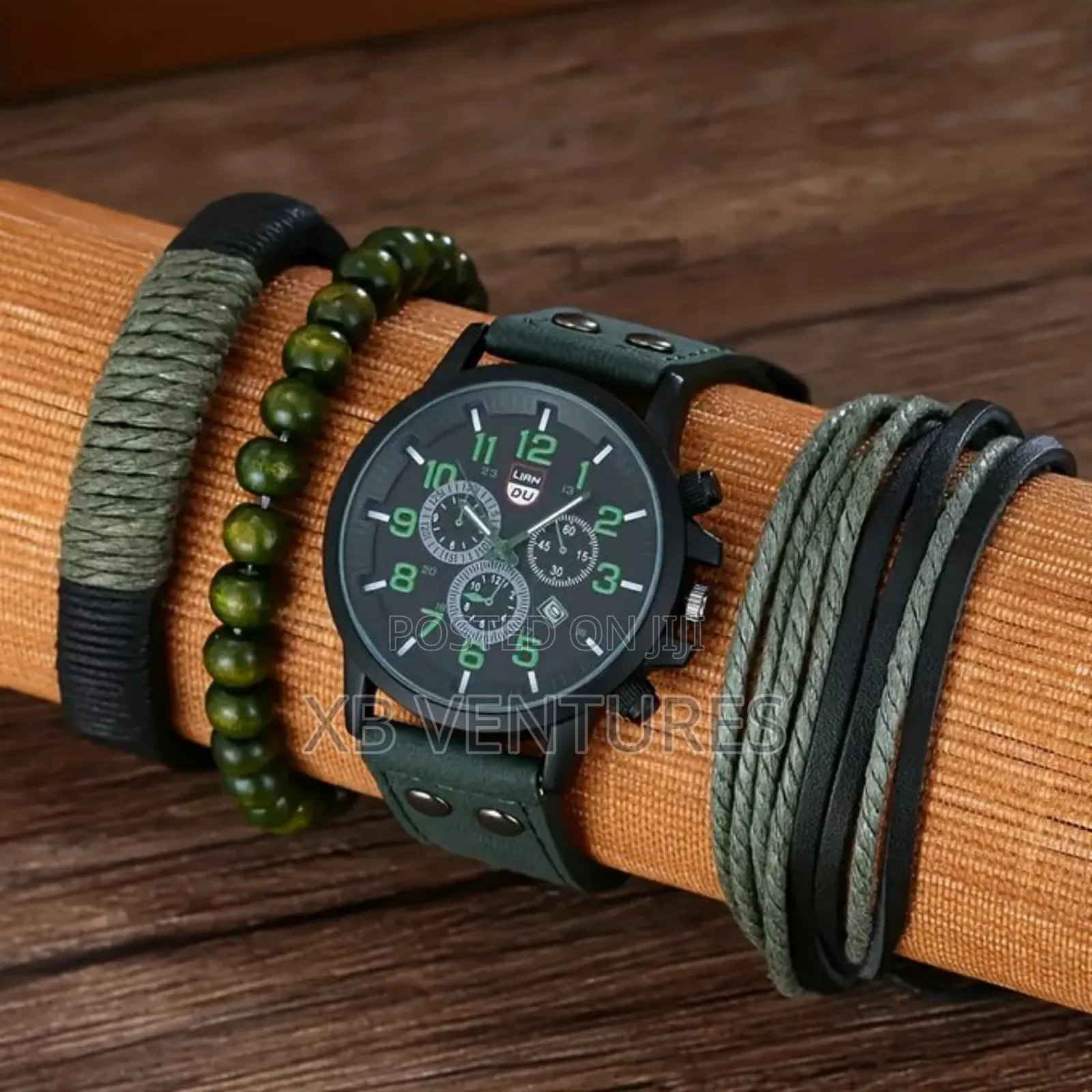 1pc Round Calendar Quartz Watch for Men 3pcs Bracelets Set