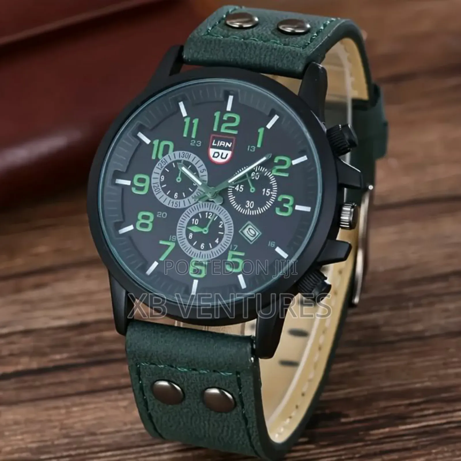 1pc Round Calendar Quartz Watch for Men 3pcs Bracelets Set