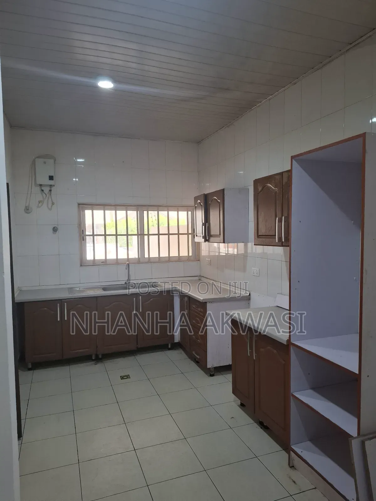 3bdrm House in Sakumono Community, Tema Metropolitan for rent