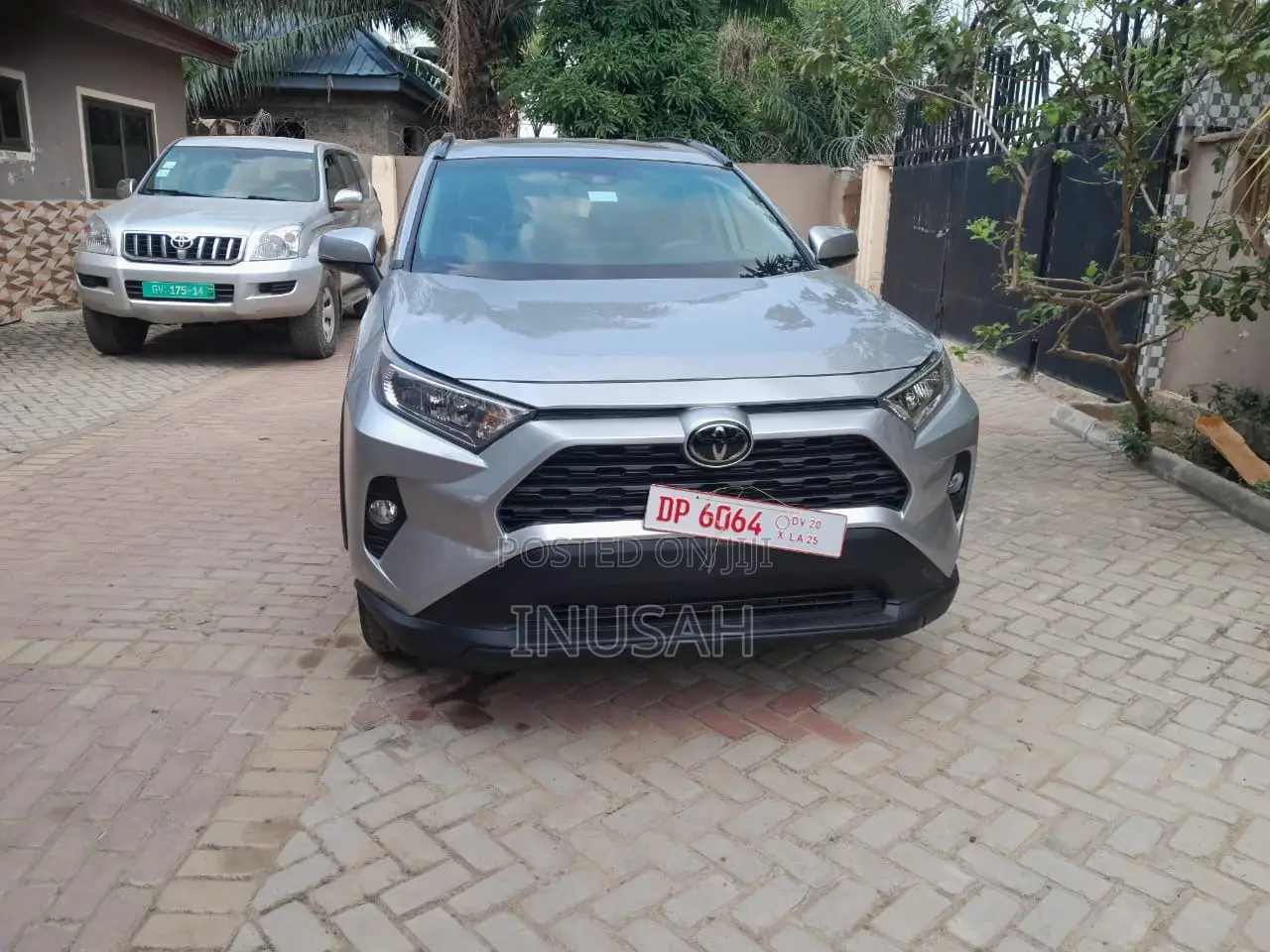 Toyota RAV4 XLE AWD 2020 Gray