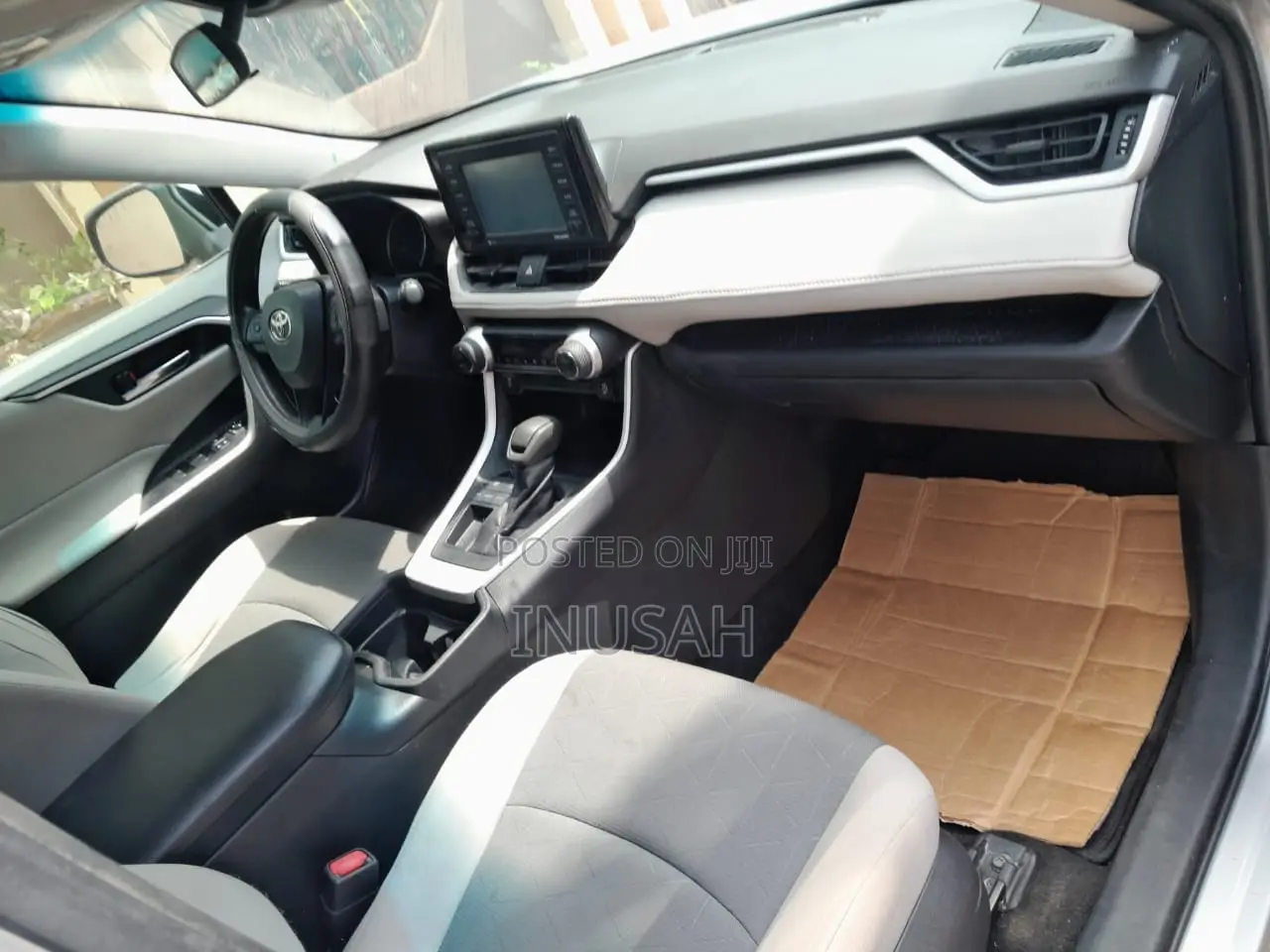 Toyota RAV4 XLE AWD 2020 Gray