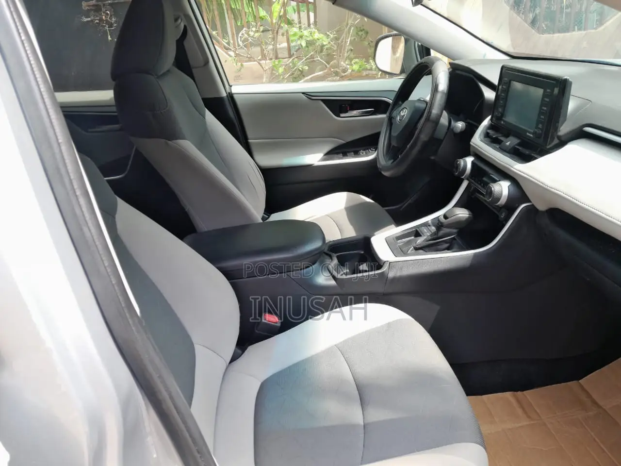 Toyota RAV4 XLE AWD 2020 Gray