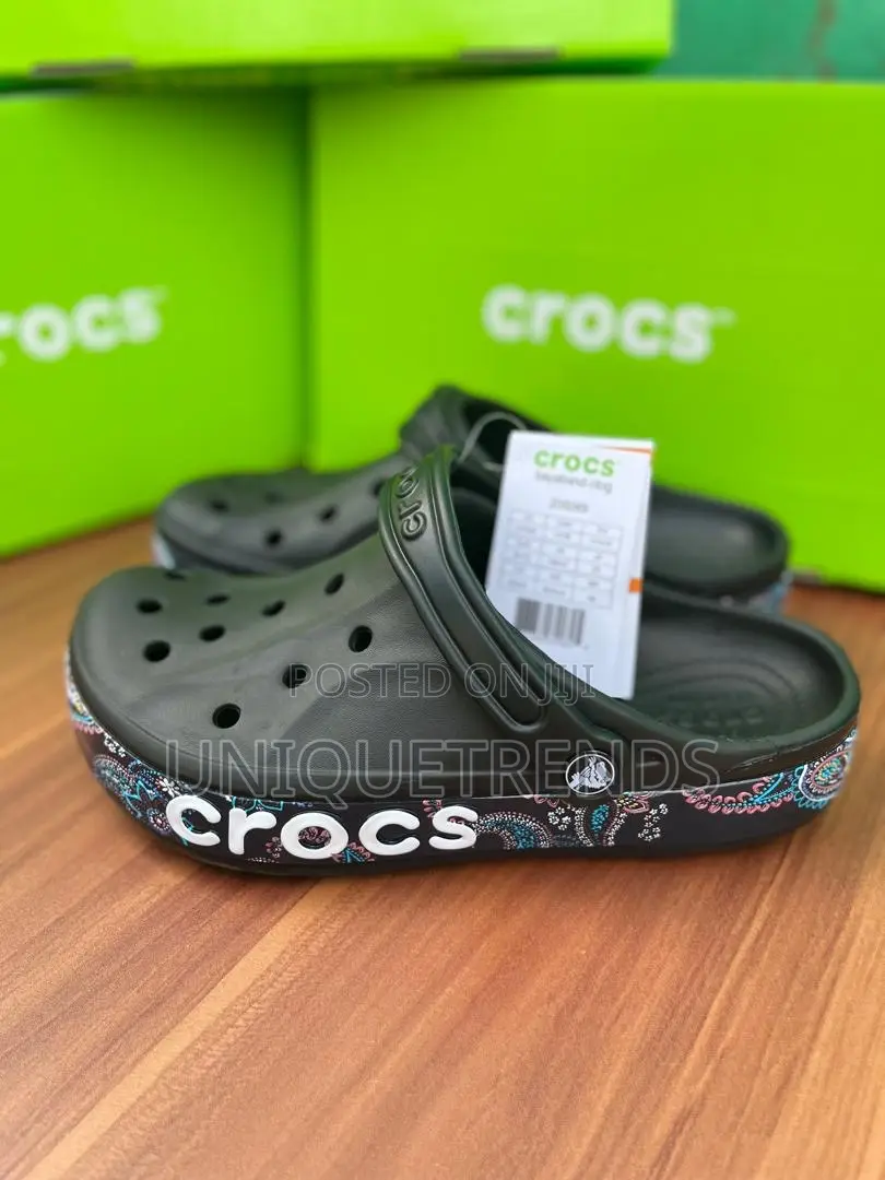 Black Unisex Bayaband Crocs