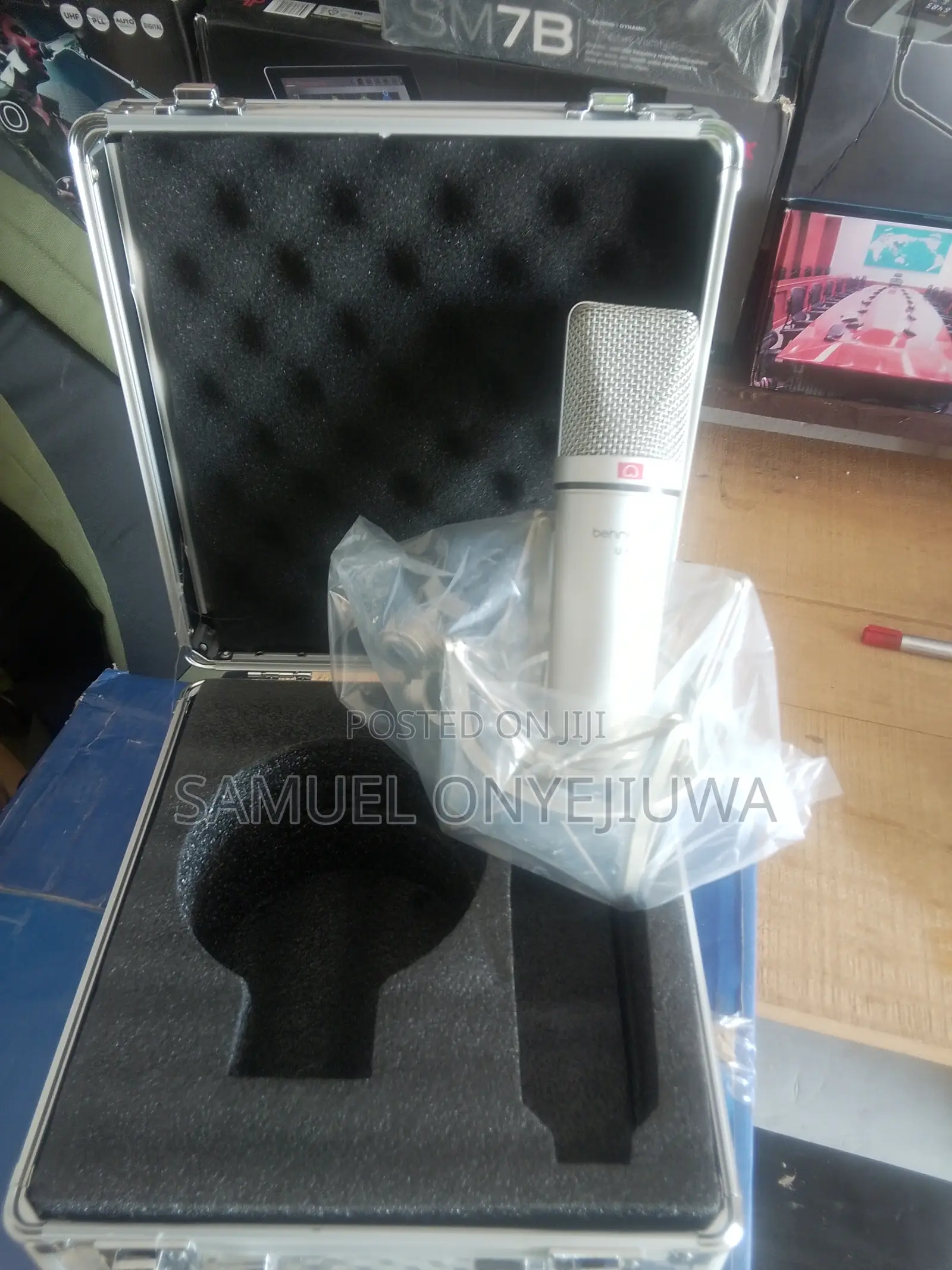 Behringer B-2 Dual Diaphragm Condenser