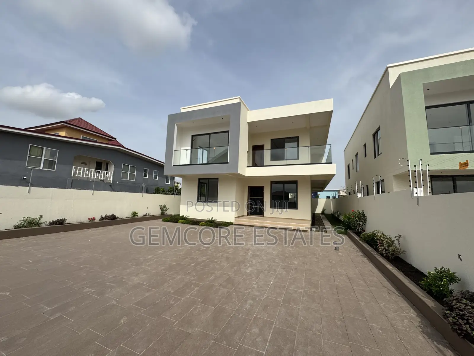 4bdrm House in School Junction, Ashaley Botwe for sale