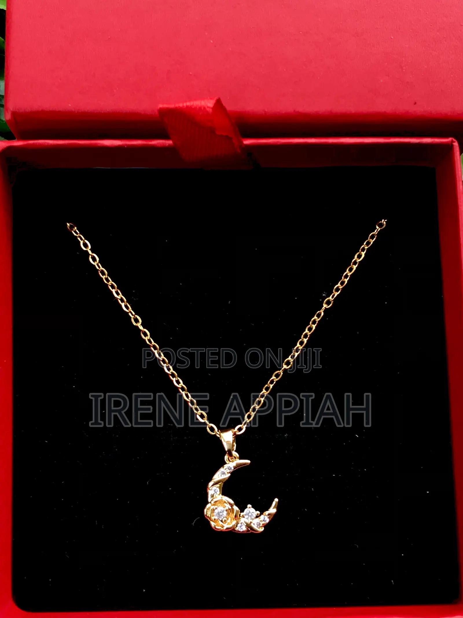Elegant Womens’ Necklaces
