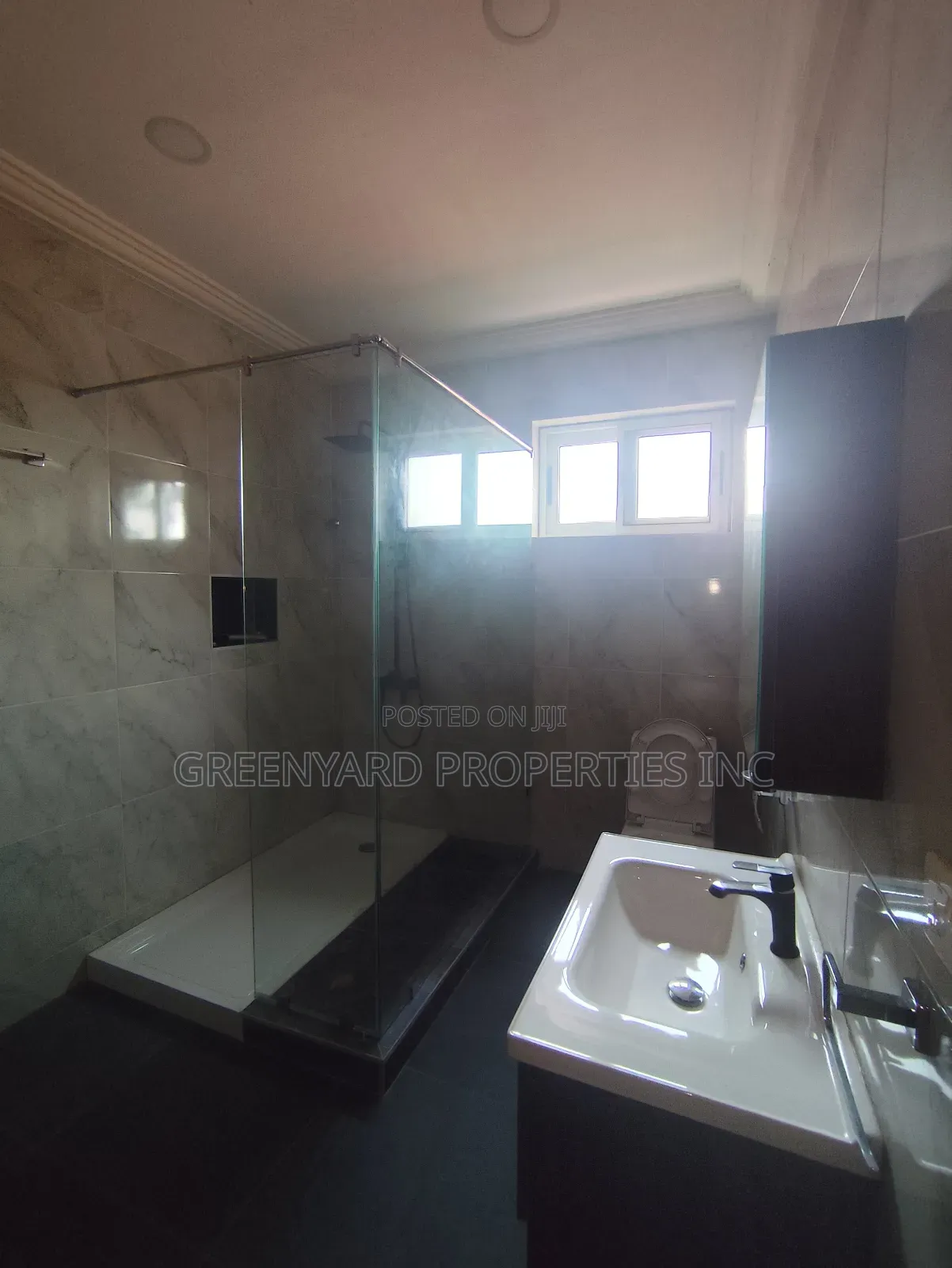 1bdrm Apartment in Adjiringanor, East Legon for rent