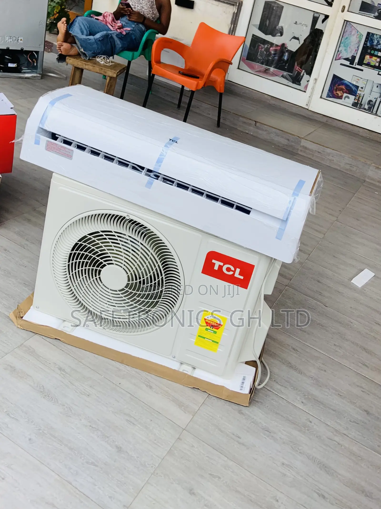 Adjustable White TCL 1.5 Horsepower Split Fast Ac