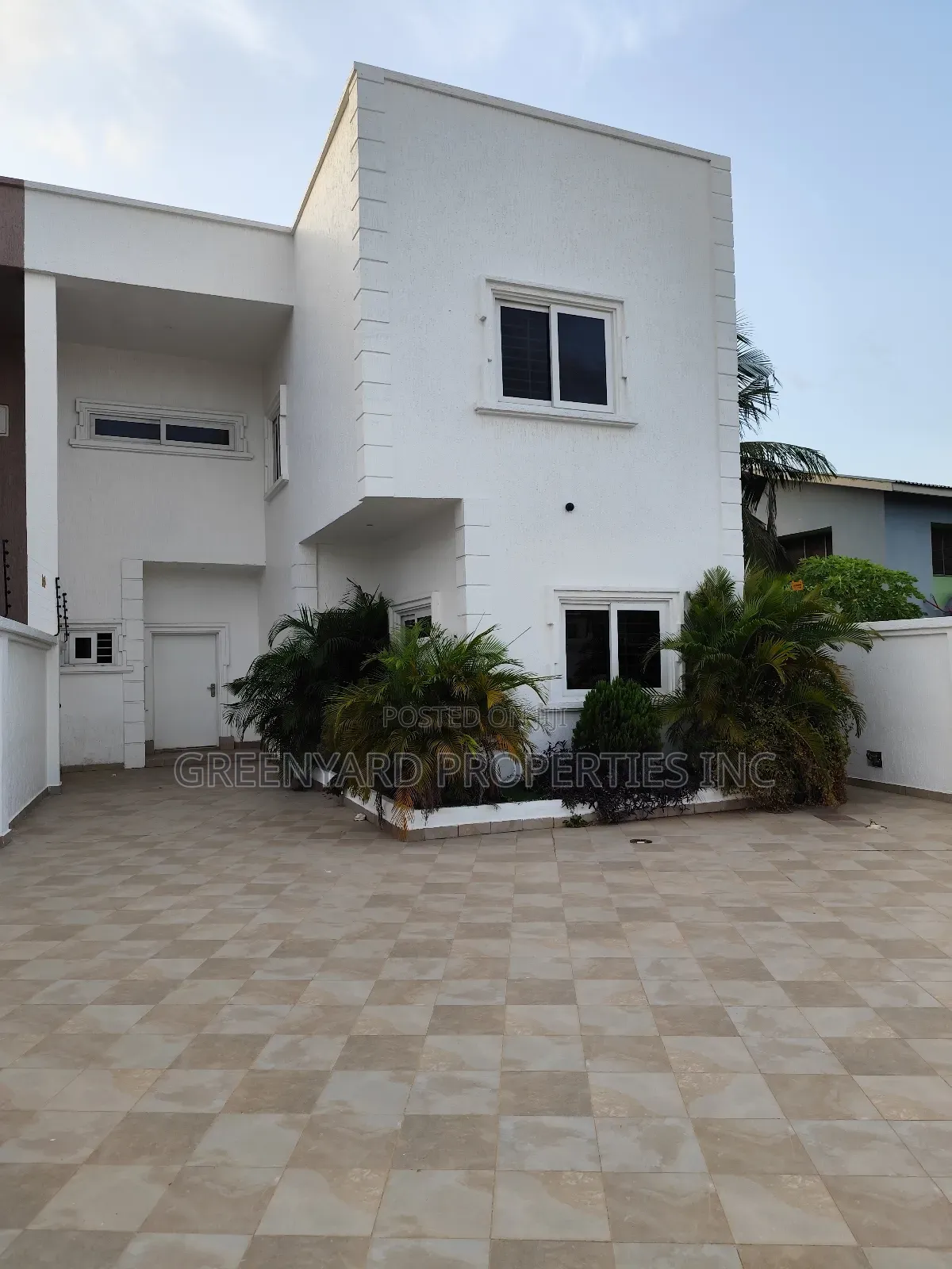 4bdrm House in A&C, East Legon for rent