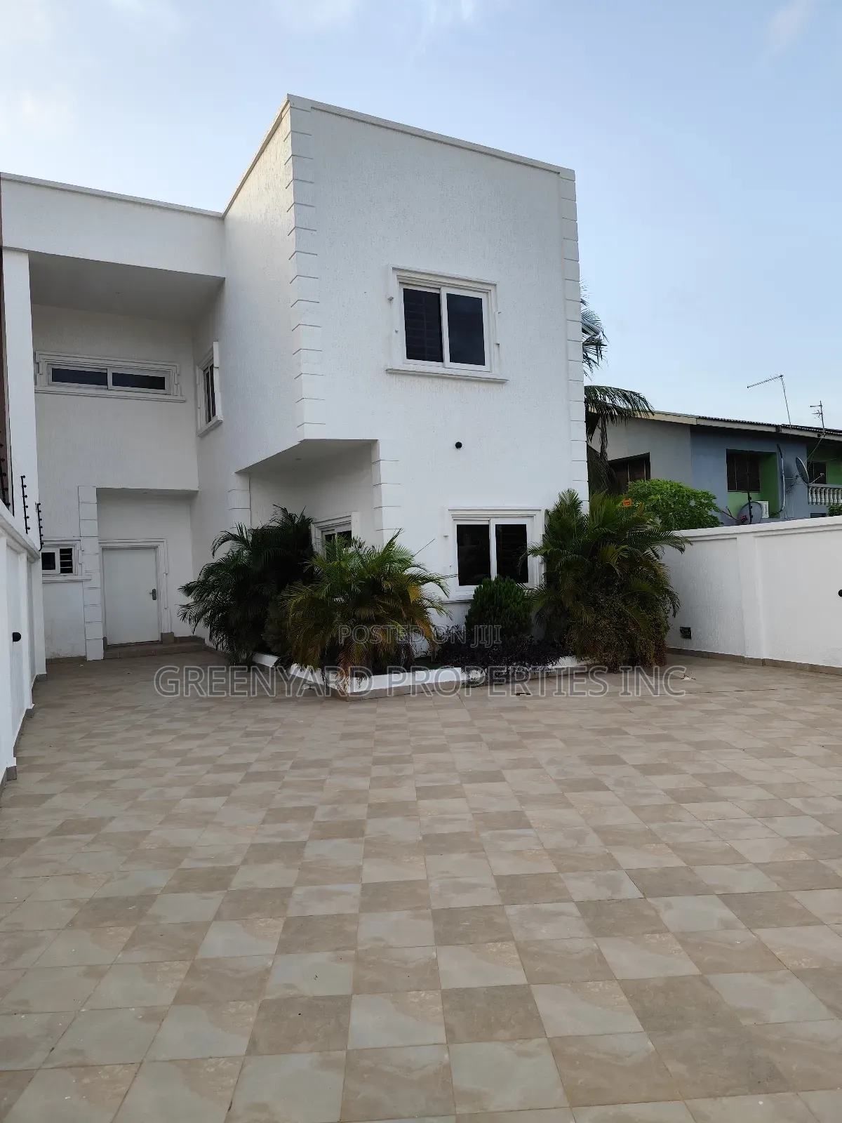 4bdrm House in A&C, East Legon for rent