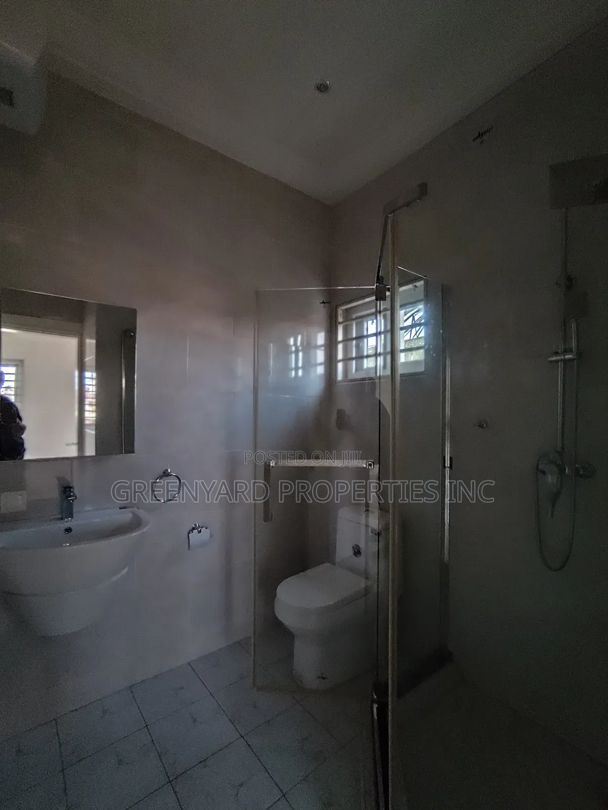 4bdrm House in A&C, East Legon for rent