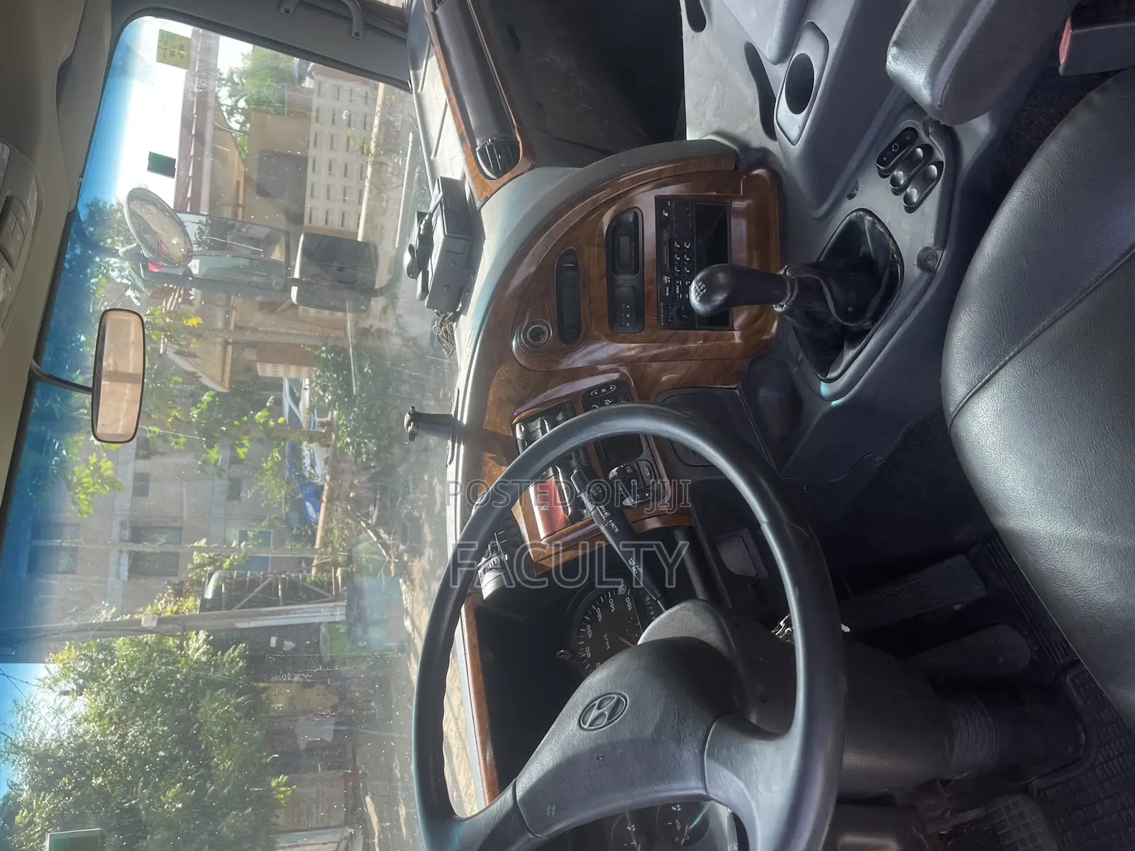 Hyundai Truck 14 Tons Double Axle